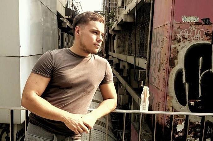 Tính Quyên cởi mở và thích trêu đùa nên sau đó, cô vẫn bày tỏ tình cảm của mình với Pim nhiều lần nhưng luôn nhận được lời khước từ. Sau đó, Quyên chấp nhận việc Pim không thích mình và mở lòng với một anh chàng khác chơi chung trong nhóm.