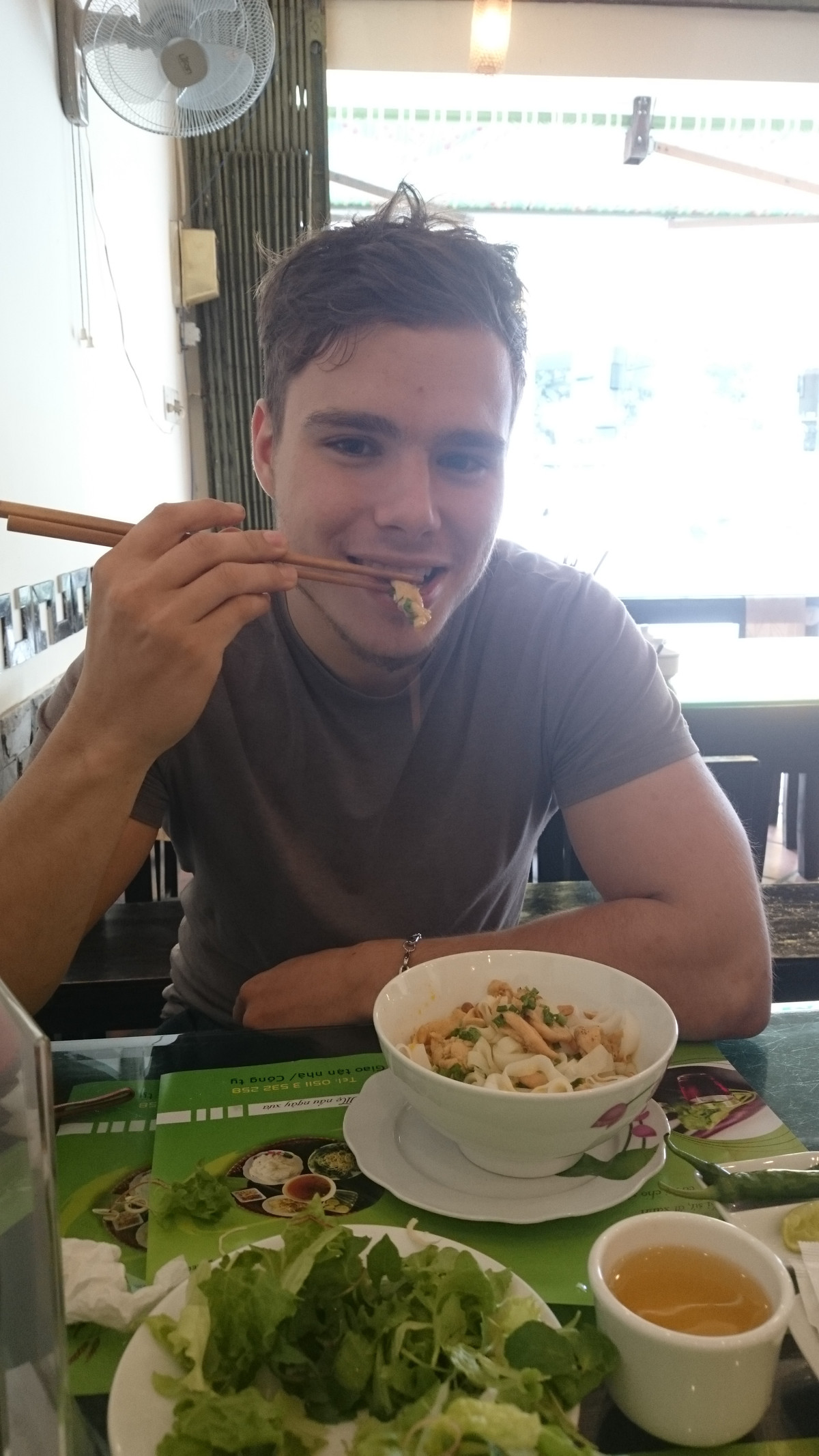 Năm 2022, cặp đôi quyết định về chung 1 nhà. Hiện tại, cuộc sống hôn nhân của cặp đôi đã “êm đềm” hơn rất nhiều sau một thời gian dài cả hai gắn bó, sẻ chia và chấp nhận sự khác biệt của nhau.