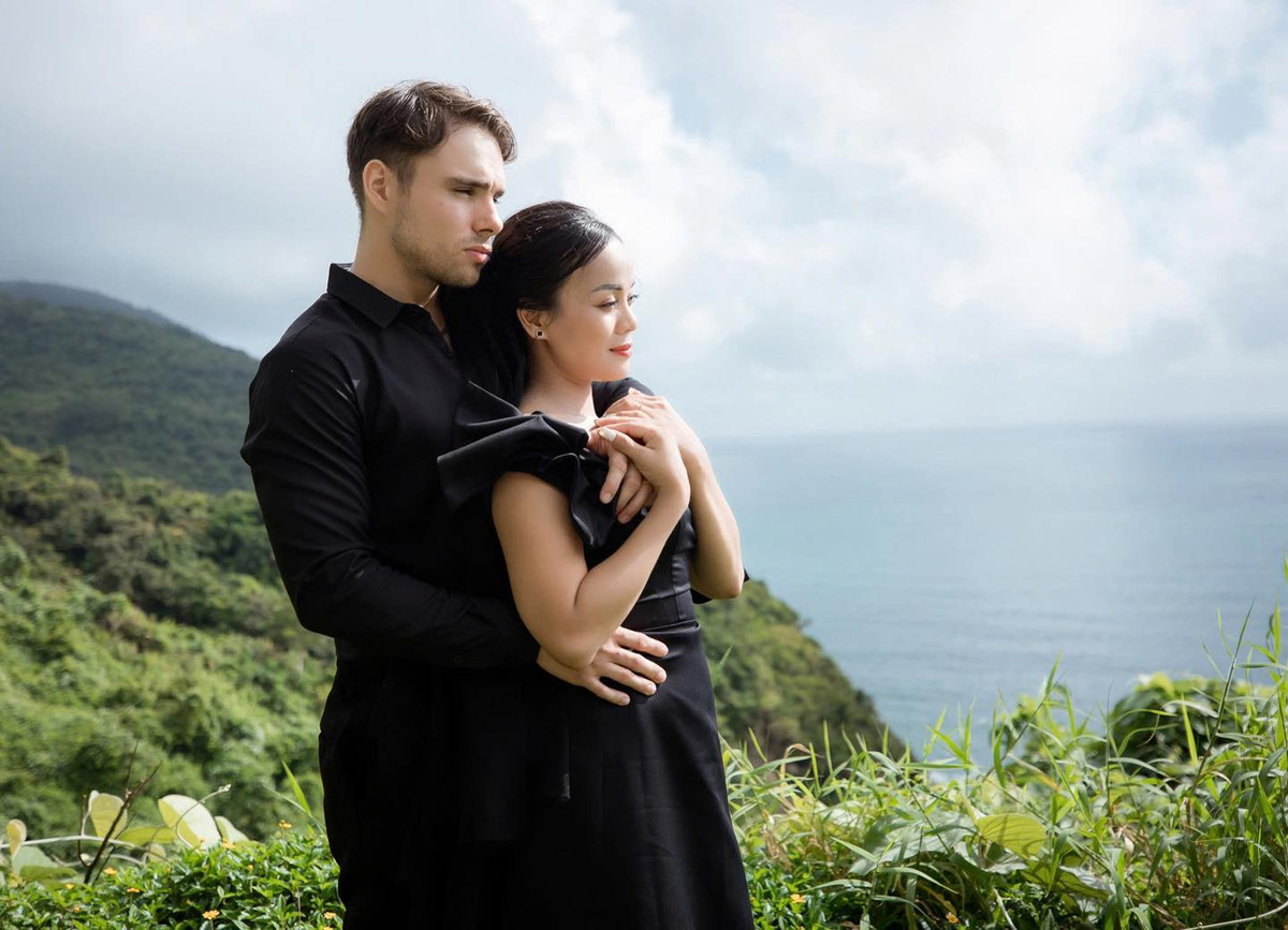 Tình yêu của cặp đôi cũng không hề suôn sẻ mà gặp phải rất nhiều bất đồng về văn hóa, lối sống, lối suy nghĩ. Cả 2 cũng không ít lần nói chia tay.