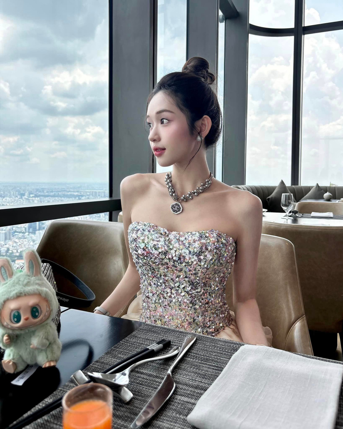 Không chỉ có nhan sắc xinh đẹp, Thảo Trang cũng sở hữu giọng hát vô cùng ngọt ngào. Cô nàng từng tham gia những cuộc thi âm nhạc để rèn luyện giọng hát và bản lĩnh sân khấu.