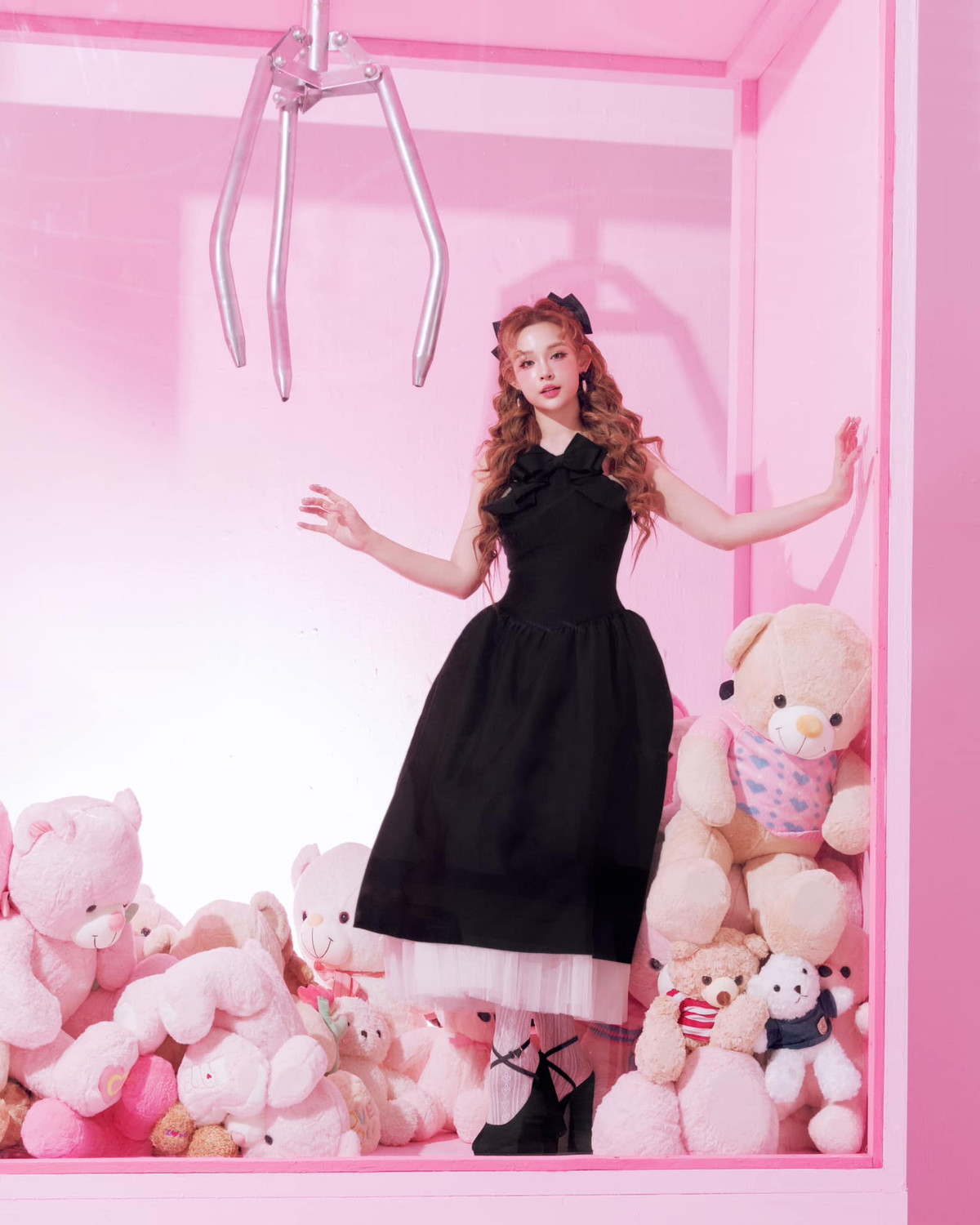 Đáp lại dưới phần bình luận, Huyền Baby gửi lời cảm ơn đến người theo dõi cũng như thả loạt sticker đáng yêu.