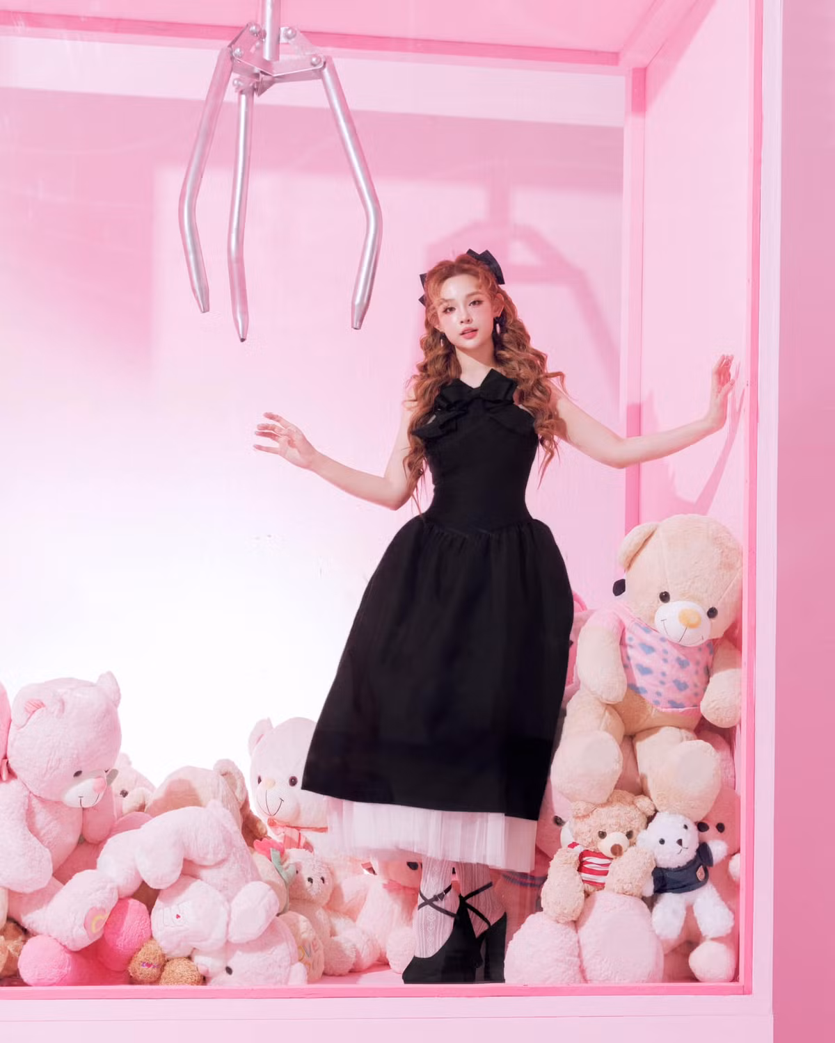 Đáp lại dưới phần bình luận, Huyền Baby gửi lời cảm ơn đến người theo dõi cũng như thả loạt sticker đáng yêu.