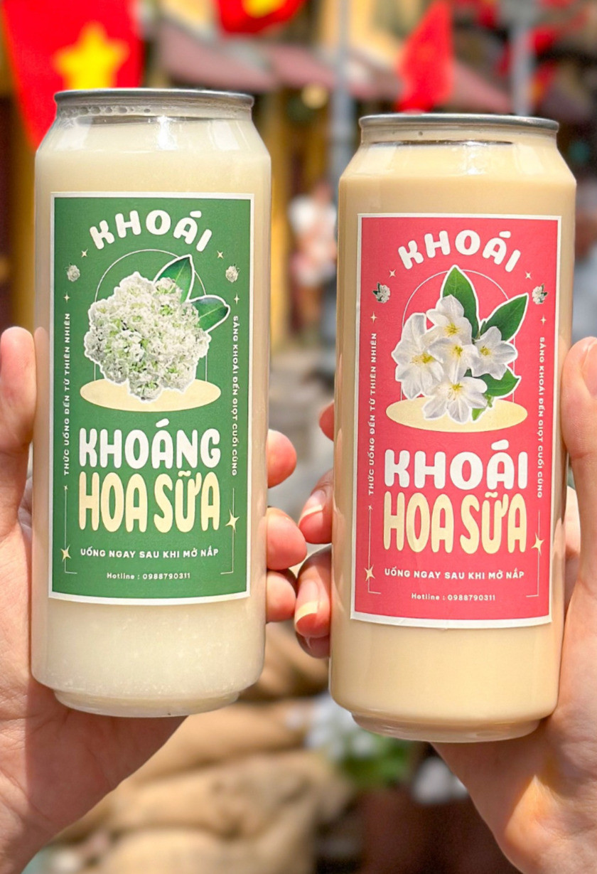 Theo một số tài khoản MXH đã thử qua món trà sữa này nhận xét thực chất không hề có mùi hoa sữa. Trà sữa hoa sữa có hương vị giống trà sữa thông thường, đậm vị trà, uống ổn dù không đặc sắc. Tuy nhiên chỉ cần nghe cái tên thôi thì thức uống này cũng đủ rần rần MXH.