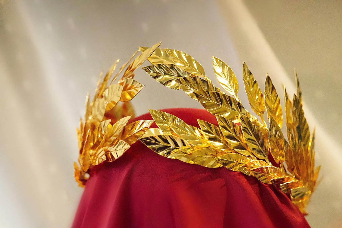 Đỗ Vân Trí là nhà thiết kế đồng hành cùng Đường lên đỉnh Olympia gần 10 năm nay trong việc chế tác vòng nguyệt quế chung kết.