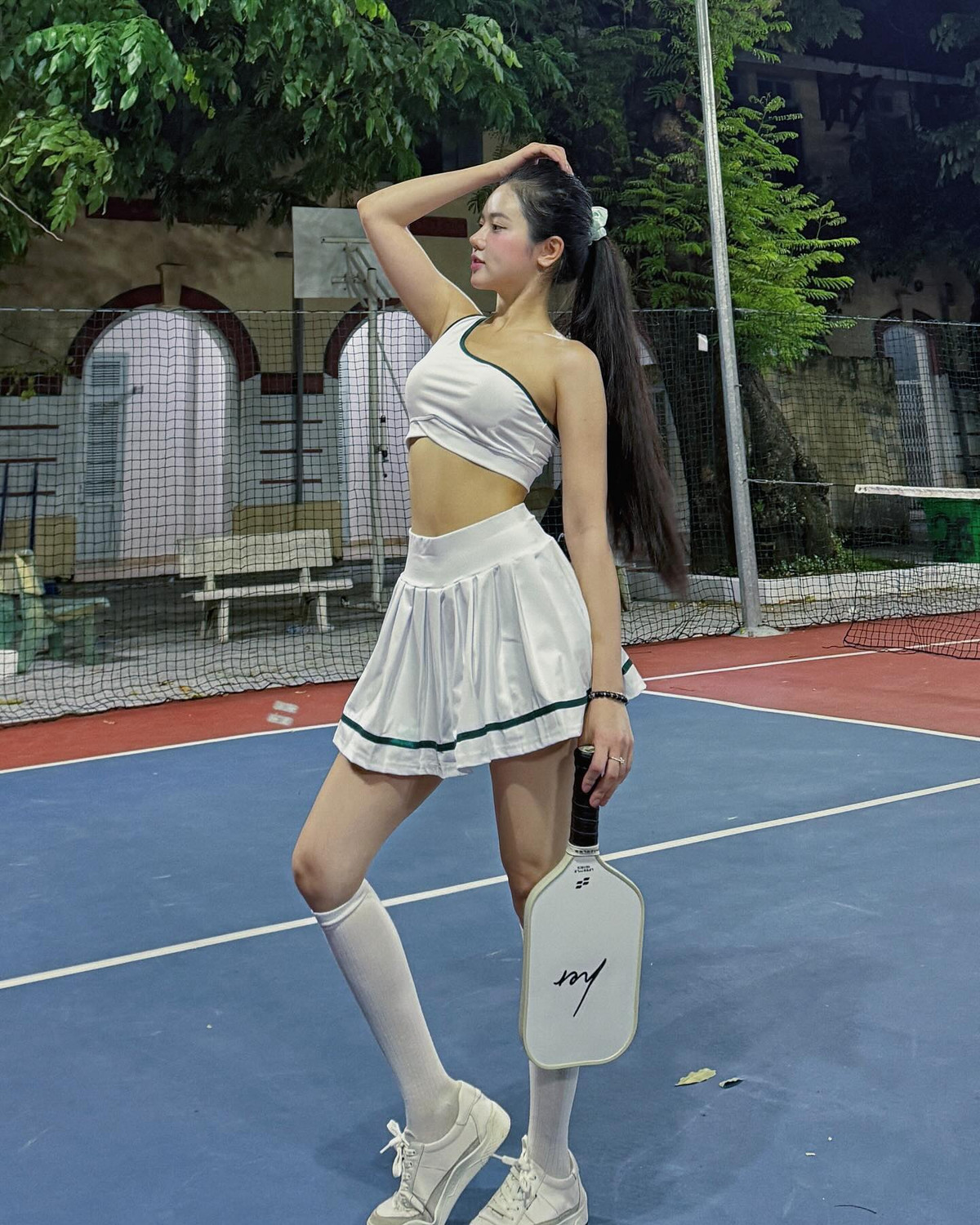 Đây không phải là lần đầu tiên mà Ý Nhi đăng ảnh trên sân pickleball, trước đó cô nàng cũng đã từng đăng loạt ảnh tương tự.