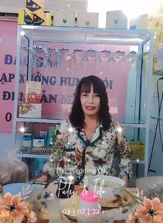 Hiện tại, “cô dâu” Thu Sao đã bước sang tuổi 68, “chú rể” Hoa Cương sang tuổi 32. Thu Sao quyết định rời Cao Bằng, xuống Hà Nội kinh doanh. Chị thường xuất hiện trên sóng livestream bán hàng.