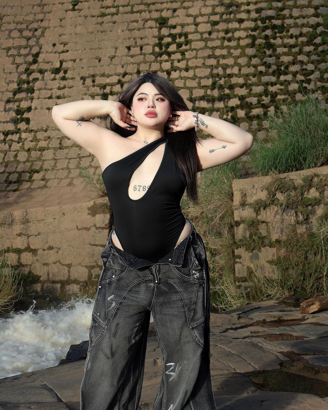 Không chỉ mặc đẹp cho bản thân cô nàng còn ra nhiều video hướng dẫn phối đồ cho người ngoại cỡ thu hút hàng chục triệu lượt xem trên tiktok.