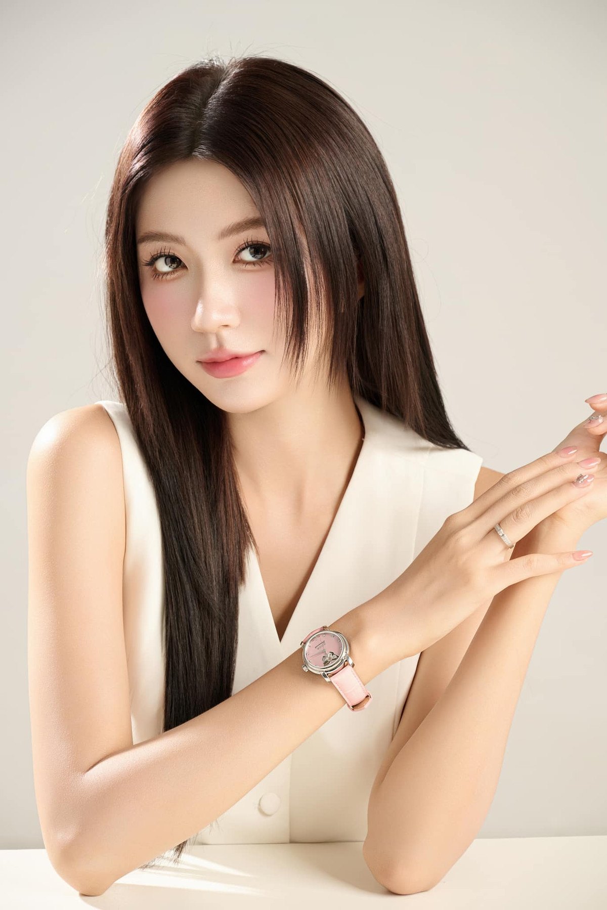 Ngọc Huyền gây ấn tượng với khán giả nhờ vẻ ngoài "ngọc nữ" xinh đẹp.