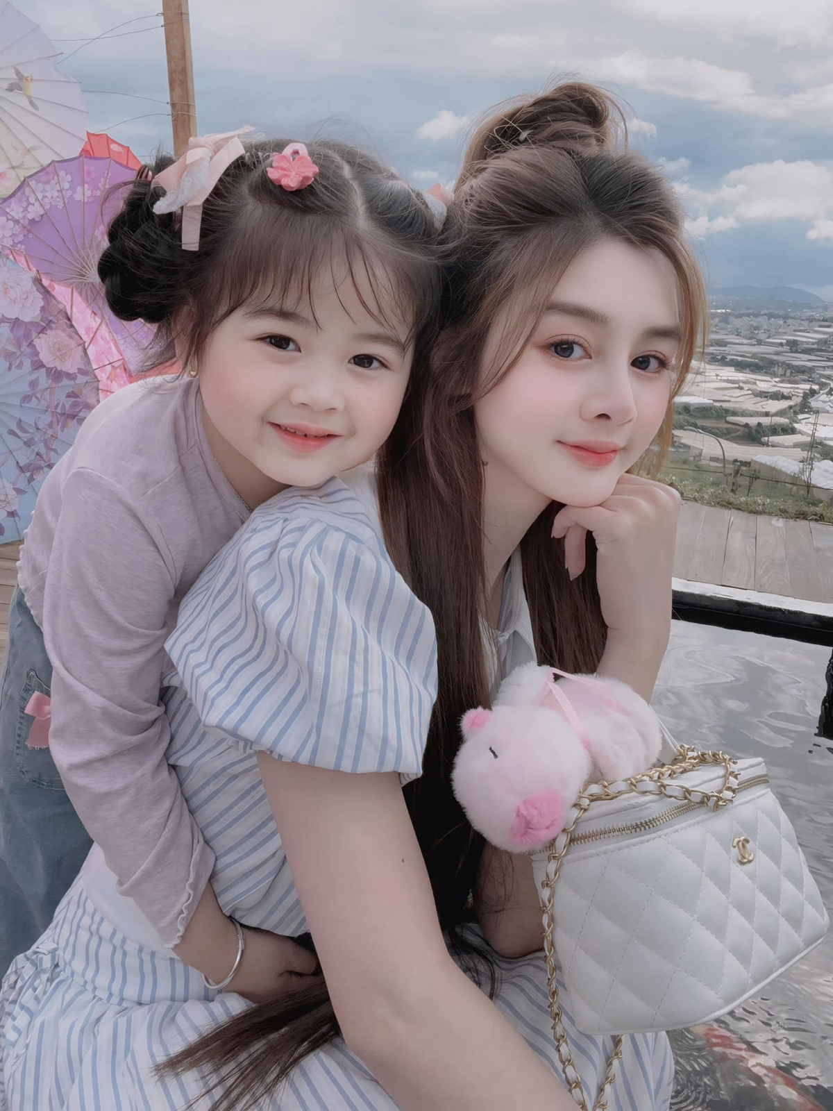 Ở thời điểm hiện tại, có nhiều thông tin rằng Mai Tuyết Trần đã chia tay chồng, hiện có một cô con gái.