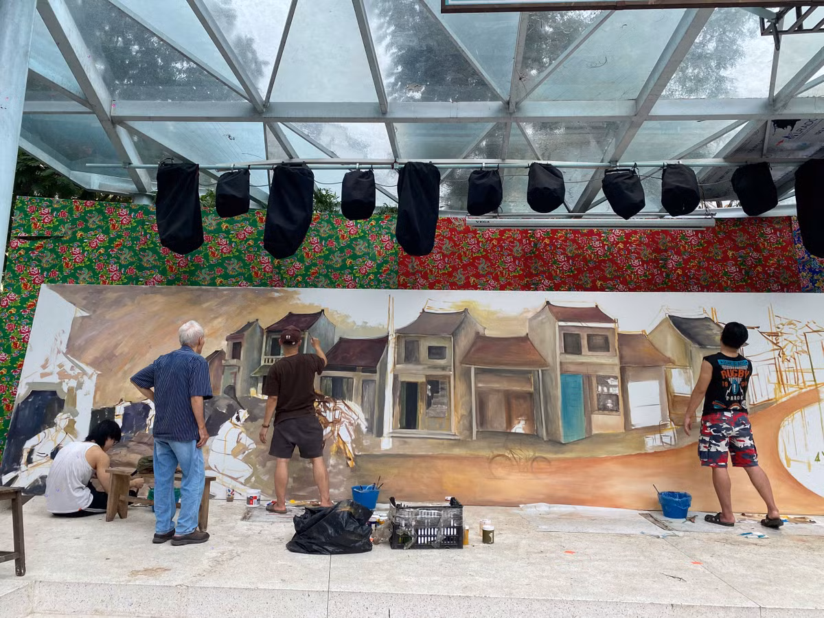 Bức tranh thể hiện ý chí kiên cường của quân và dân Hà Nội trong cuộc kháng chiến chống thực dân Pháp cũng như tinh thần chịu thương, chịu khó, đồng lòng xây dựng Tổ quốc sau khi đất nước hòa bình, thống nhất.