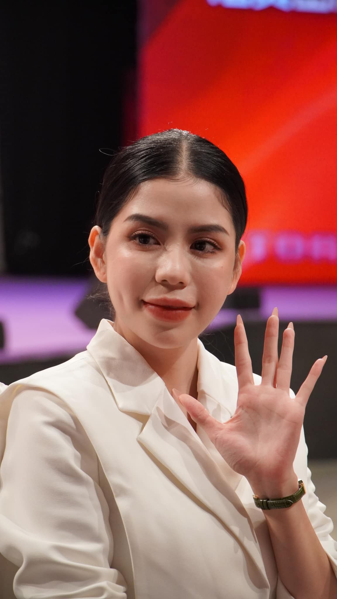 Cuối cùng Hằng Du Mục khẳng định trong câu chuyện này cả 2 người phụ nữ đều bị lừa.