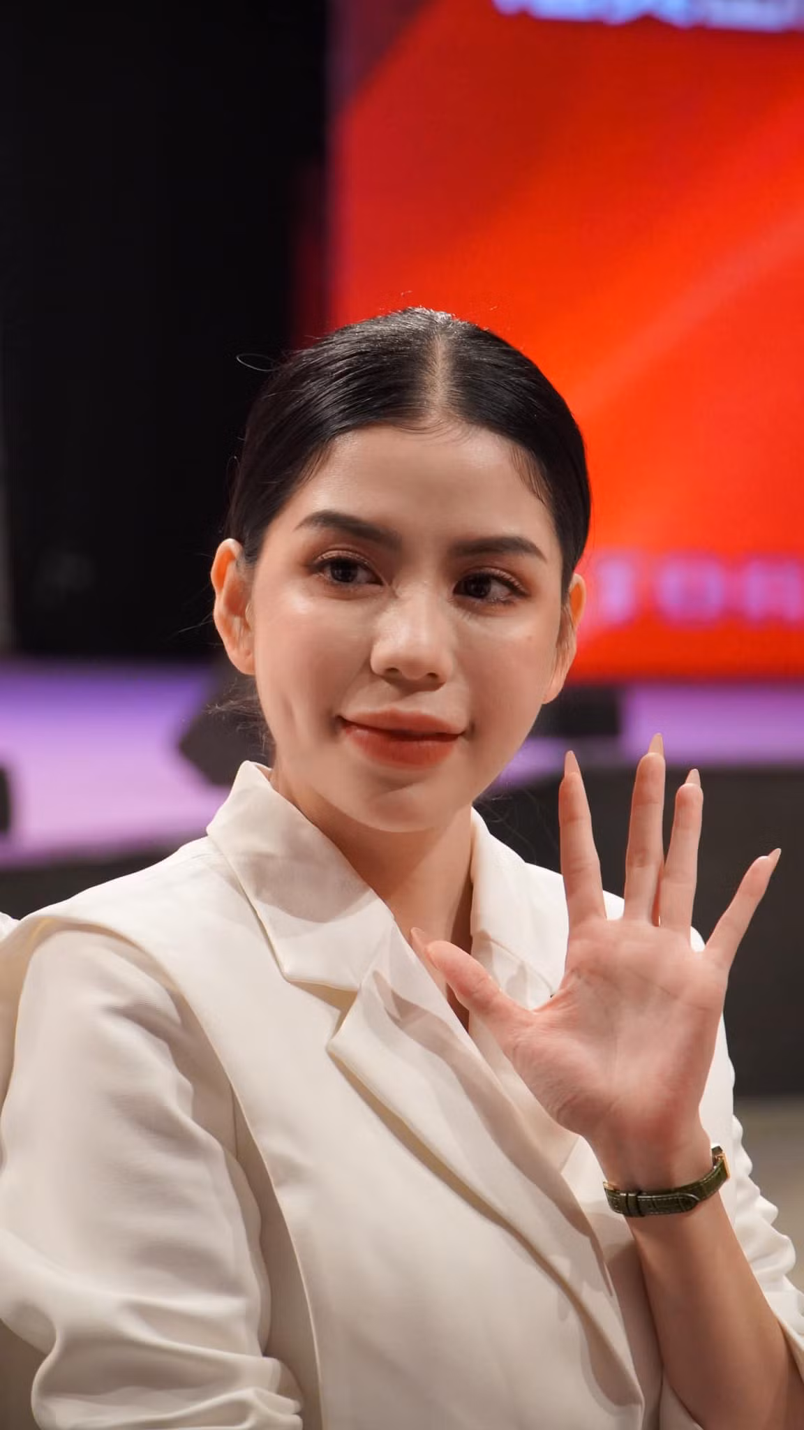 Cuối cùng Hằng Du Mục khẳng định trong câu chuyện này cả 2 người phụ nữ đều bị lừa.