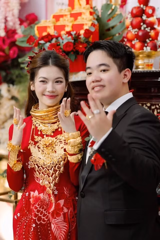 Chị Lanh hi vọng con trai và con dâu sau này có thể nối nghiệp gia đình.