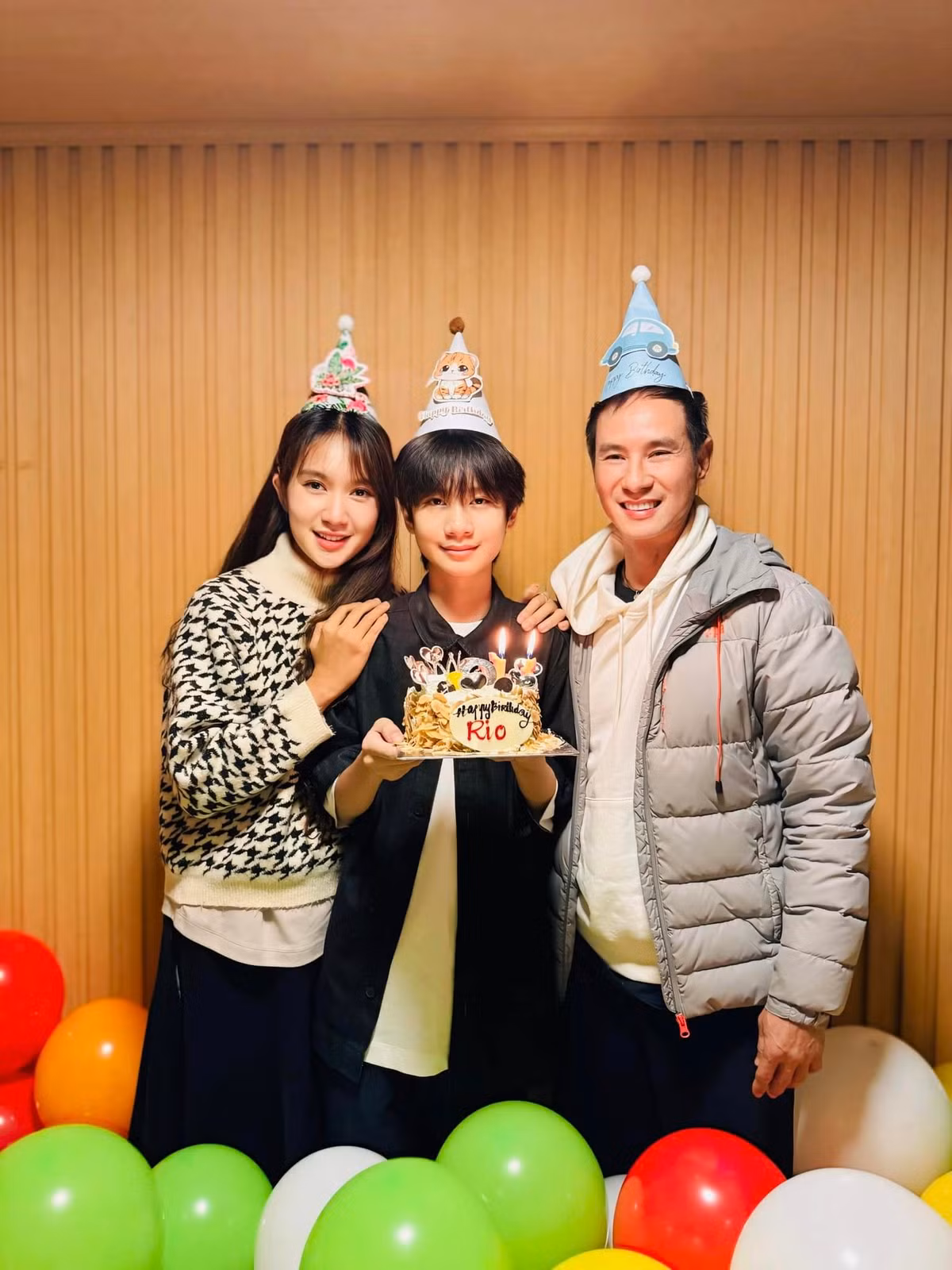 Lúc rảnh, Lý Hải và Minh Hà dồn hết thời gian chăm sóc gia đình. Cặp đôi thường xuyên khoe khoảnh khắc đời thường cả gia đình bên nhau vui vẻ.