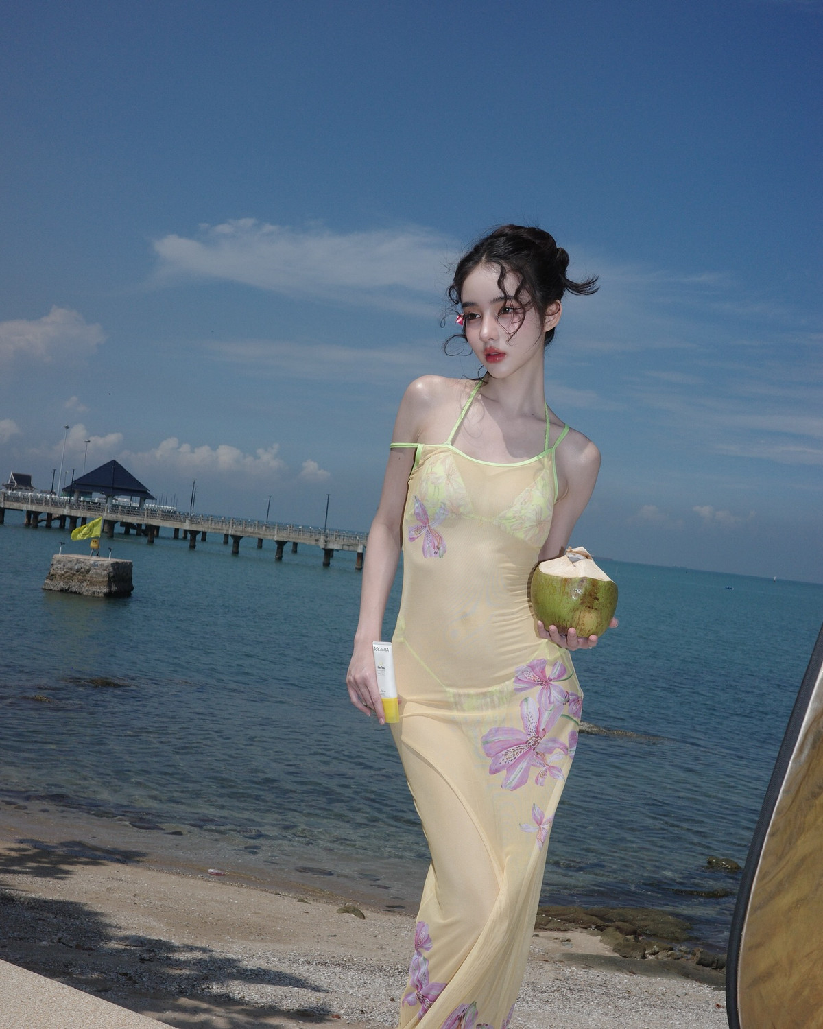 Cô nàng được ví như ví như "quốc bảo nhan sắc" của Thái Lan.