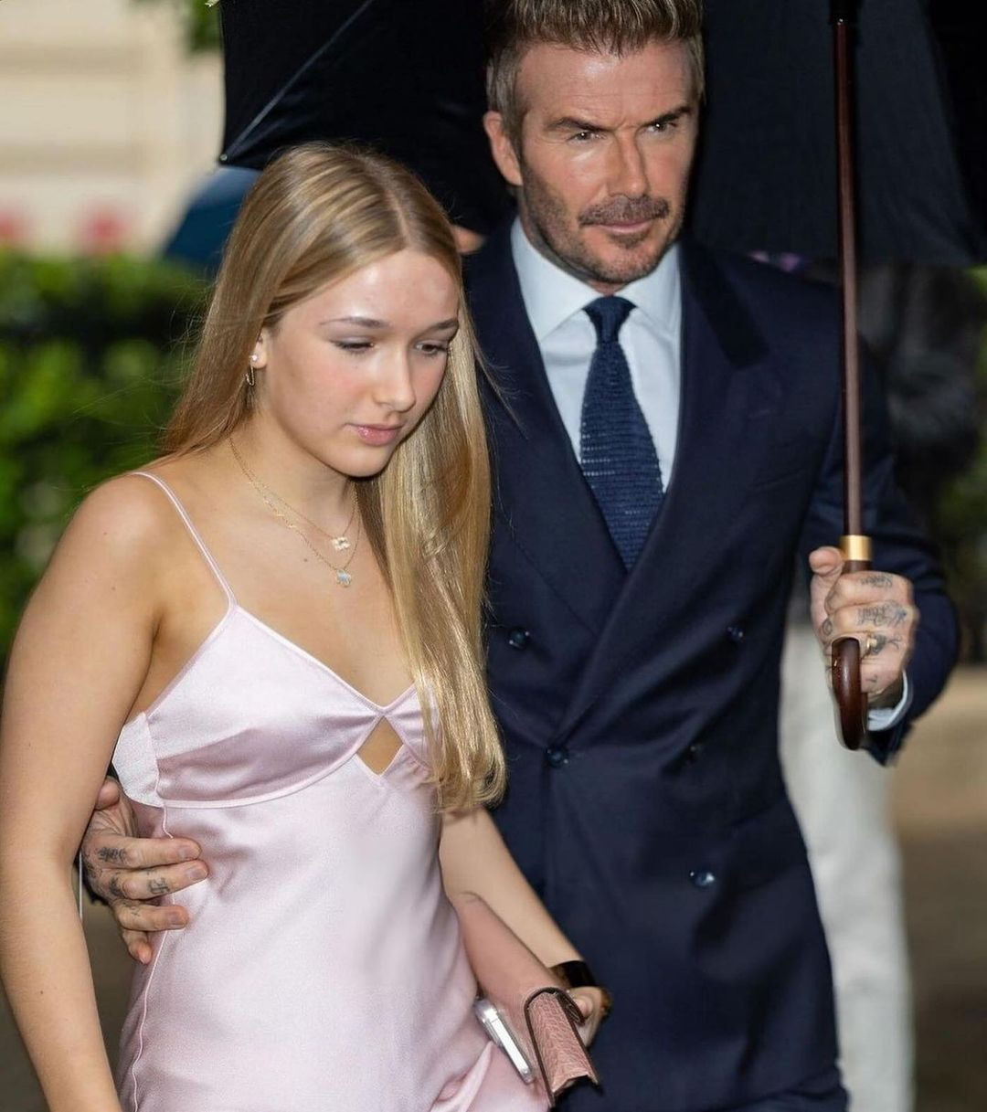 Mẹ của Harper - nhà thiết kế thời trang Victoria Beckham - cho biết gần đây Harper đã trở nên điệu đà hơn.