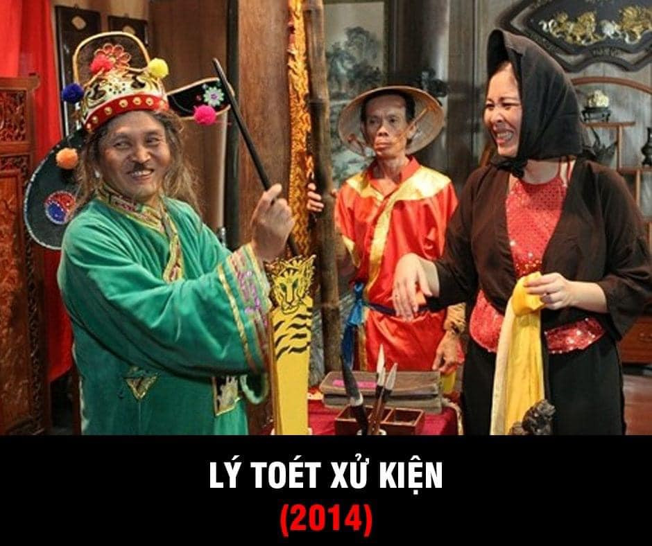 Lý Toét xử kiện là một tiểu phẩm trào phúng nhằm châm biếm thói hách dịch, lọc lừa, tham lam, ngu muội, bất chấp luân thường đạo lý của một kẻ hành nghề pháp lý dởm. Tiểu phẩm mang đến cho khán giả những phút giây thư giãn với những tình huống hài hước cùng thông điệp ý nghĩa sâu sắc. (Ảnh: Facebook)