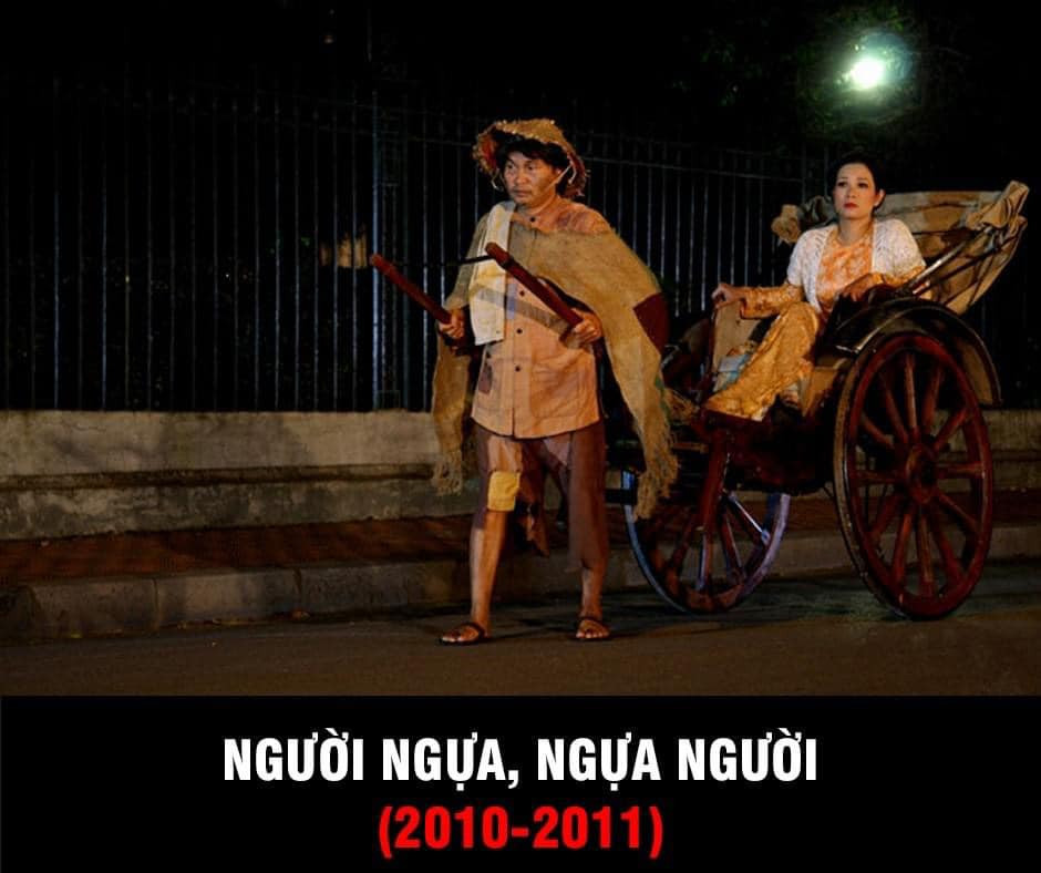 Thời ấy, nhà nào sưu tầm được 1 chồng băng đĩa hài là “oách xà lách” nhất cả xóm. Cái khoảnh khắc sướng rơn nhất là khi cho băng đĩa vào đầu và màn hình TV bắt đầu hiện khúc intro quen thuộc có hình ảnh mặt trời ló rạng kèm dòng chữ TLVa (Thăng Long Audio Visual).