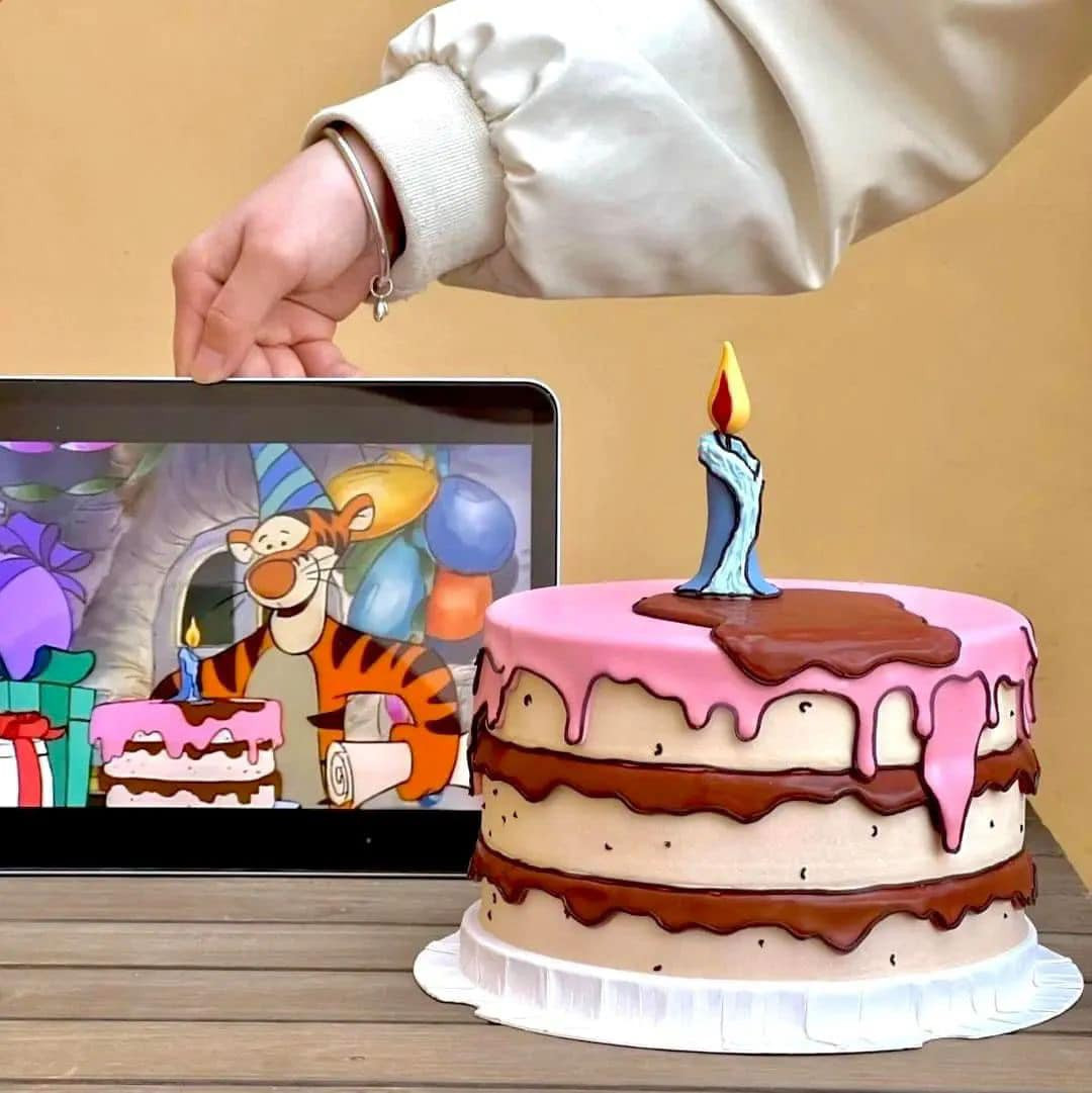 Loạt ảnh những chiếc bánh kem hiện thu hút hơn 60.000 lượt yêu thích cùng bình luận trên mạng xã hội.