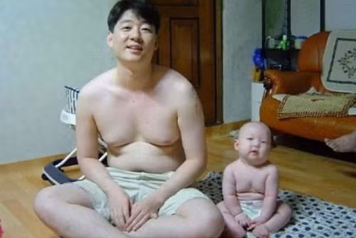 Đúng kiểu "cha nào con nấy". (Ảnh: Facebook)