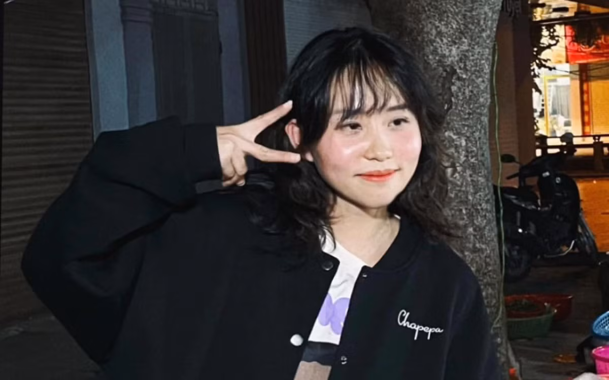 Nhật Lệ cho biết chuyện chị em thường xuyên trêu đùa hay cà khịa nhau là bình thường: "Mình trêu Linh thôi chứ ông Linh có giận gì đâu. Mình thì hay trêu, lại gặp fan Linh hay tưởng tượng. Các bạn nghĩ thoáng và nhẹ nhàng với nhau, lâu lâu chị em trêu một chút cho vui...".