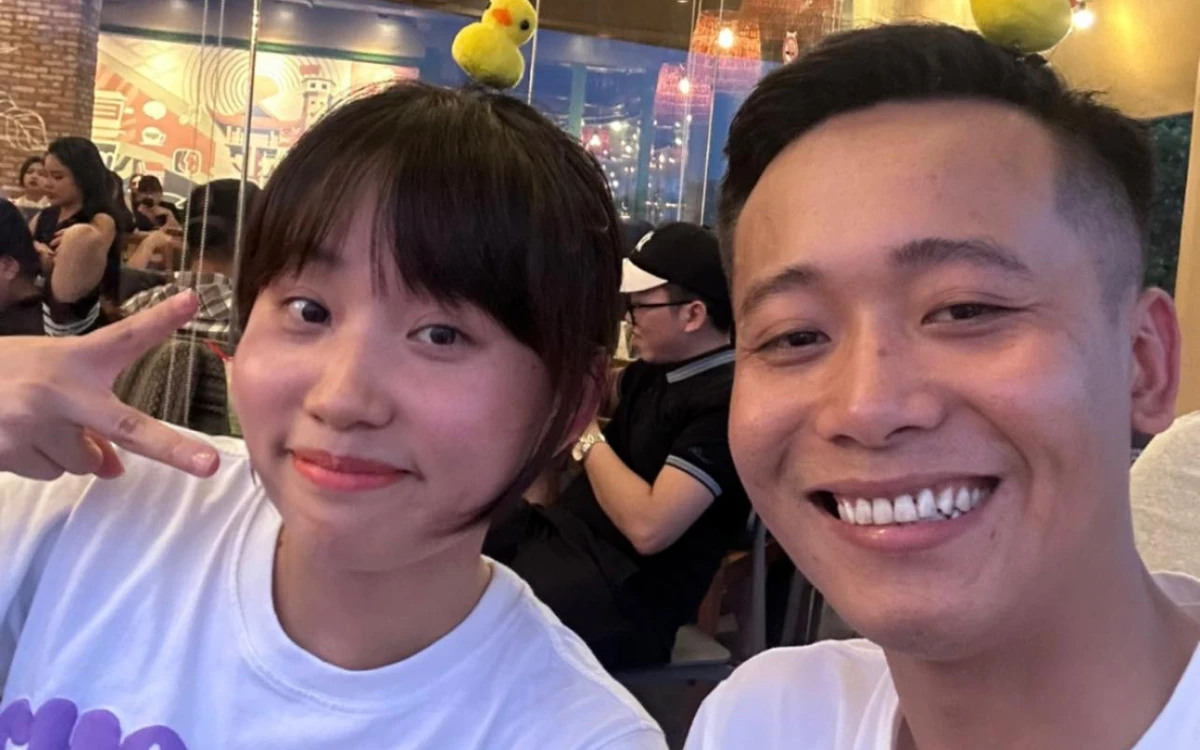 Được biết Quang Linh và chị gái có mối quan hệ thân thiết. Anh chàng thỉnh thoảng vẫn đăng hình với chị gái trên trang cá nhân.