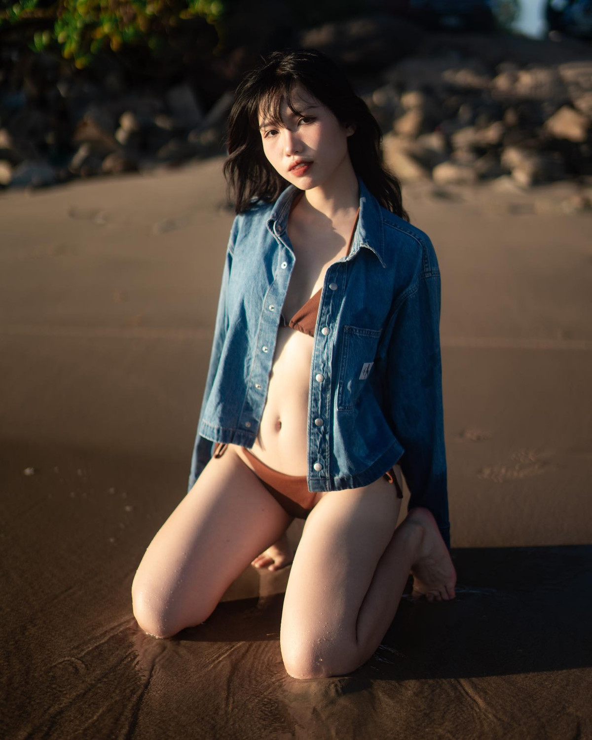 Những hình ảnh gần đây được Minh Ngọc đăng tải lên trang cá nhân khiến nhiều người bất ngờ. Cô nàng không ngại đăng tải những bộ ảnh có phần táo bạo, gợi cảm lên trang cá nhân.