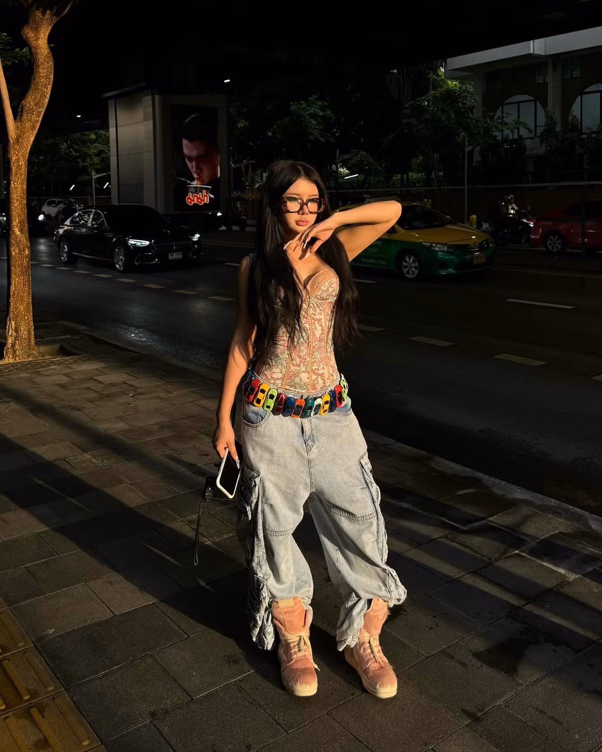 Cô nàng được biết đến nhiều hơn với loạt video nhảy gợi cảm theo nhạc. (Ảnh: IGNV)