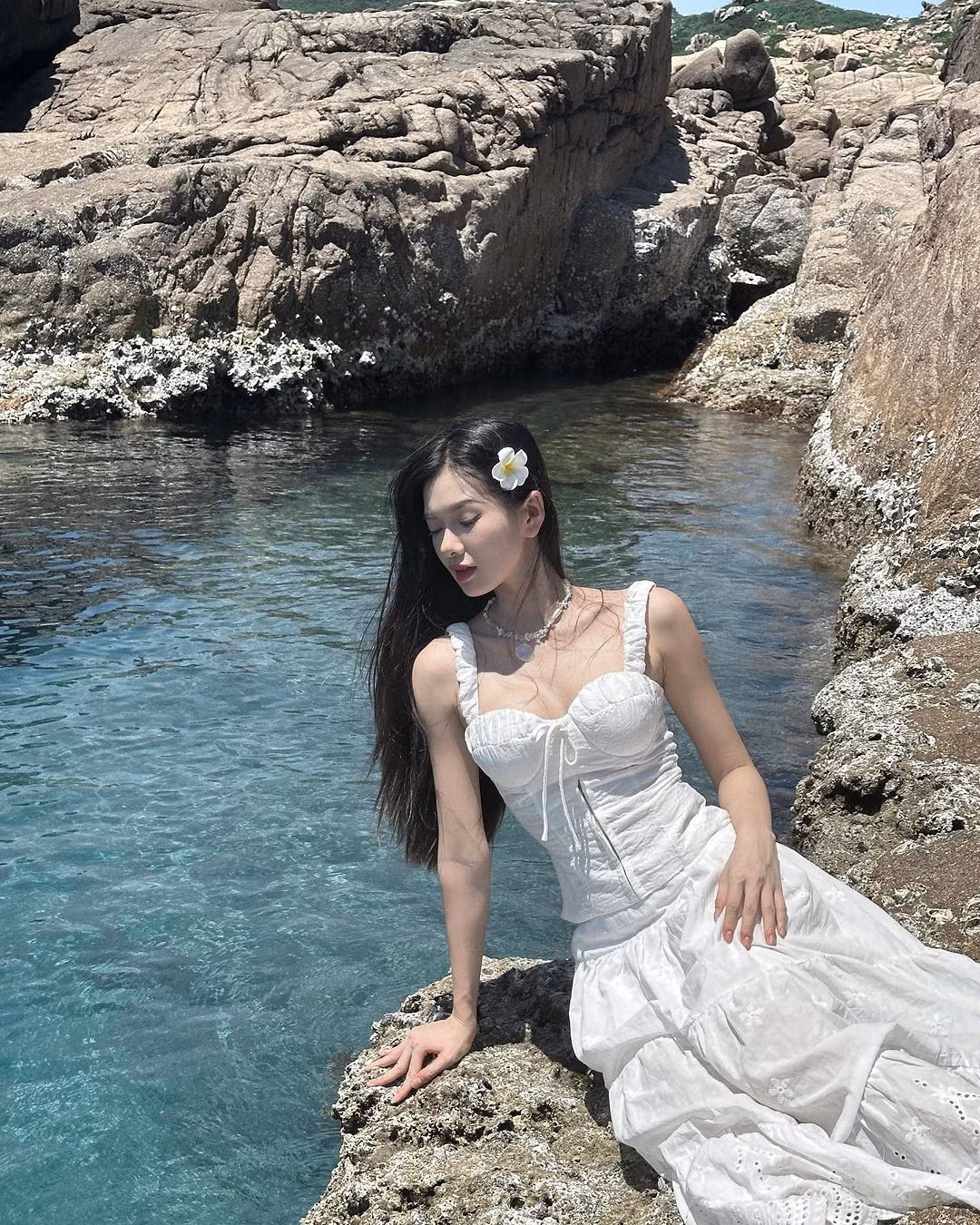 Được biết, Yên Đan đã có bạn trai, cả hai đồng hành trong công việc và cuộc sống nhiều năm nay. (Ảnh: IGNV)