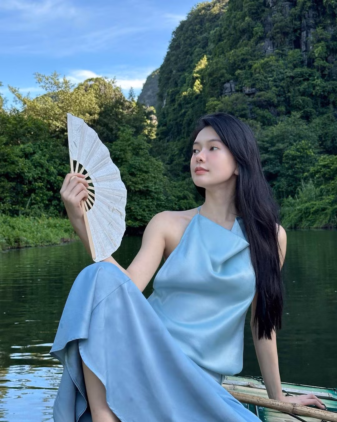 Hiện tại, Yên Đan ngoài việc diễn xuất, cô cũng cái tên được nhiều nhãn hàng "chọn mặt gửi vàng" và xuất hiện trên các ấn phẩm truyền thông, quảng cáo nổi tiếng.