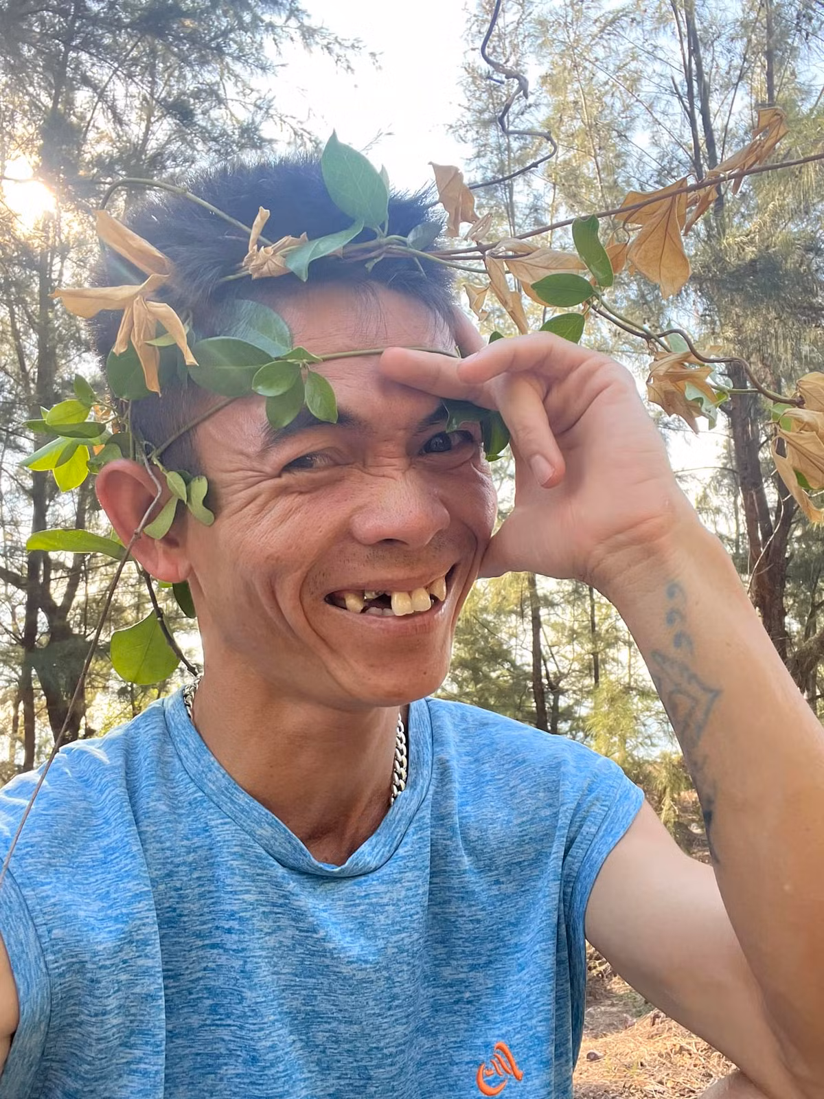 Nhiều người đã gửi lời chúc phúc chia vui đến Sô Y Tiết vì cuộc sống của anh chăn bò ngày càng viên mãn, đủ đầy: "Hạnh phúc quá! Chúc mừng gia đình nhỏ của So Y Tiet nha", "Chúc mừng em,chúc vợ chồng em mãi mãi hạnh phúc, chúc gia đình nhỏ lúc nào cũng ngập tiếng cười." (Ảnh: FBNV)