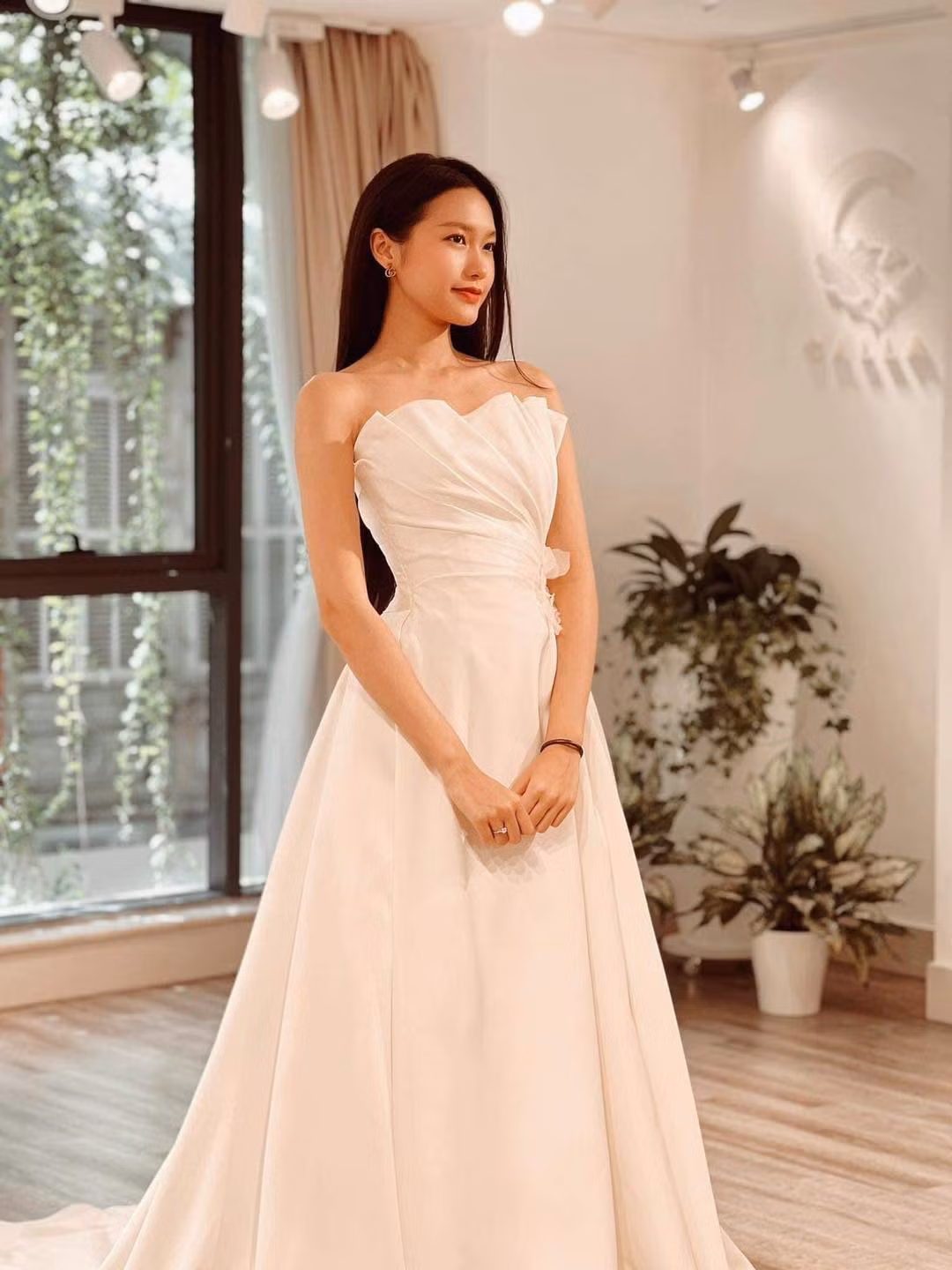 Đoàn Văn Hậu và Doãn Hải My có 3 năm hẹn hò trước khi kết hôn. Tuy nhiên cặp đôi có 2 năm hẹn hò chưa công khai.