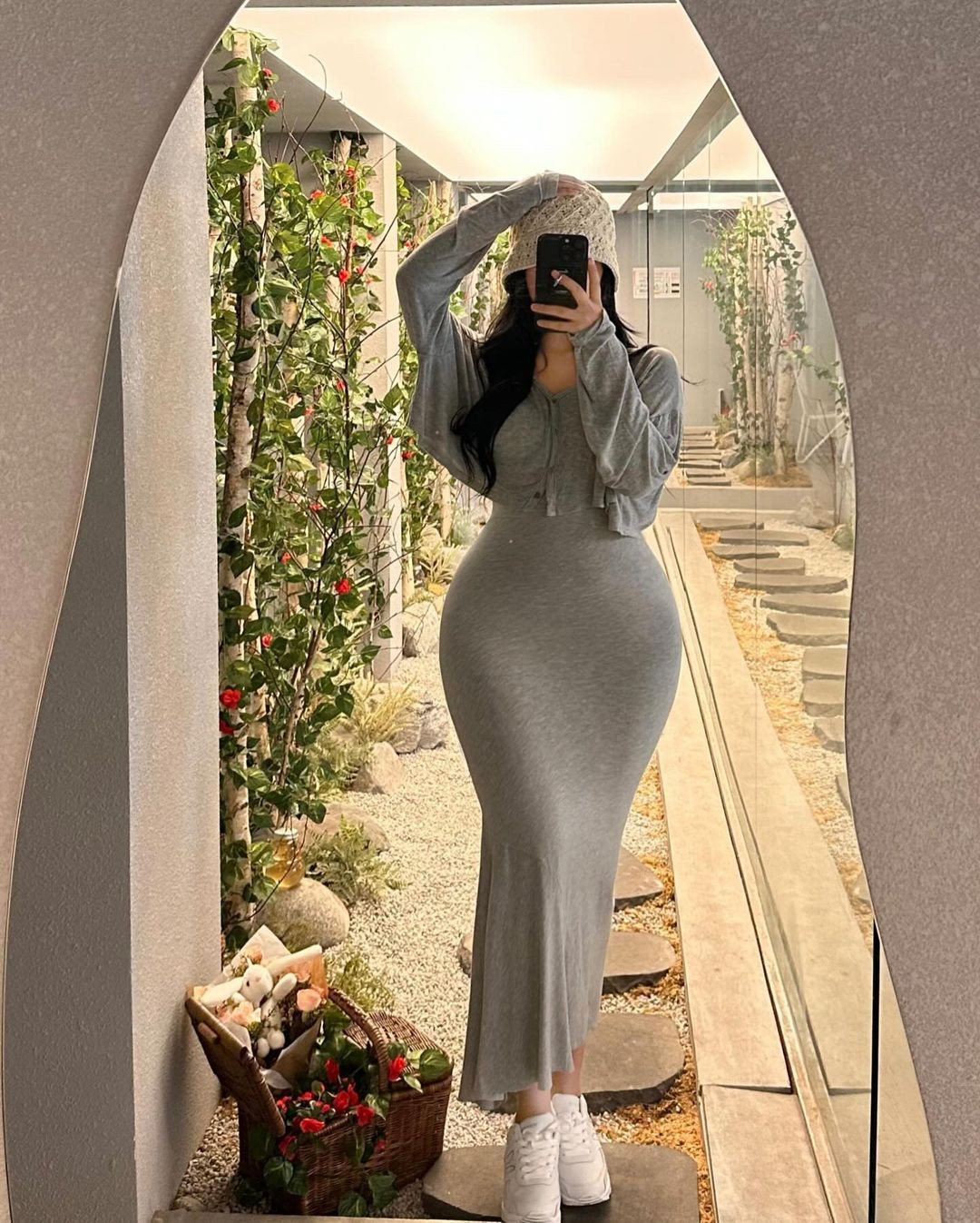 Cô nàng nổi lên nhờ những bức ảnh khoe vòng 3 ngoại cỡ cực khủng.