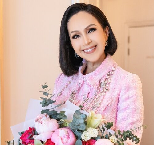 Ở gương mặt Diễm My vẫn đậm chất mỹ nhân những năm 1990.