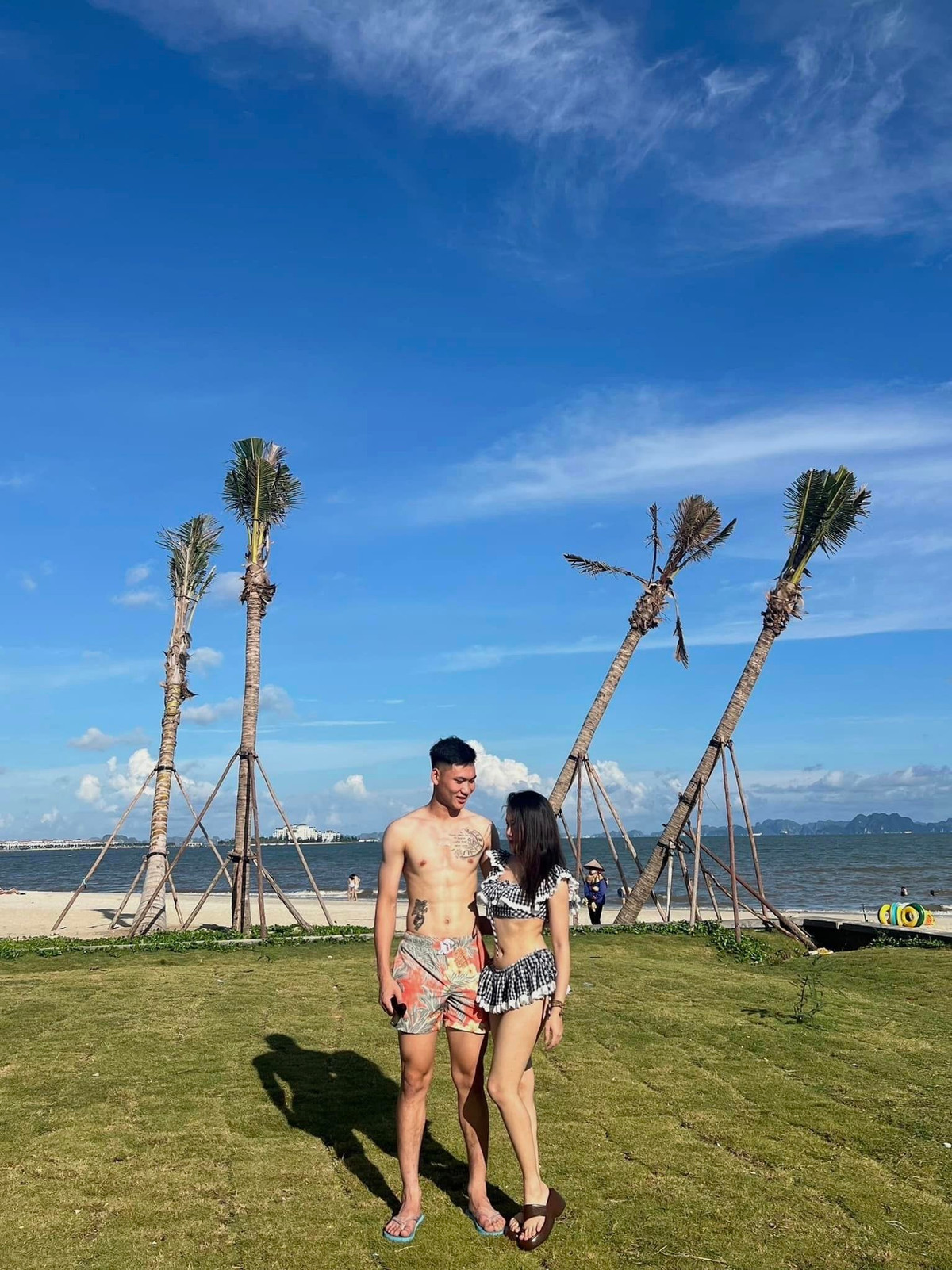 Kể từ khi công khai mối quan hệ yêu đương, cặp đôi thoải mái đăng tải lên trang cá nhân hình ảnh tình tứ.