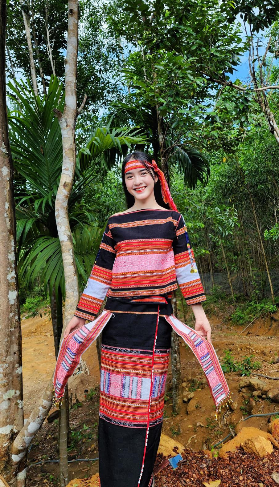 Hình ảnh giản dị của cô "Sơn nữ" trong trang phục dân tộc truyền thống từng khiến nhiều người yêu mến.