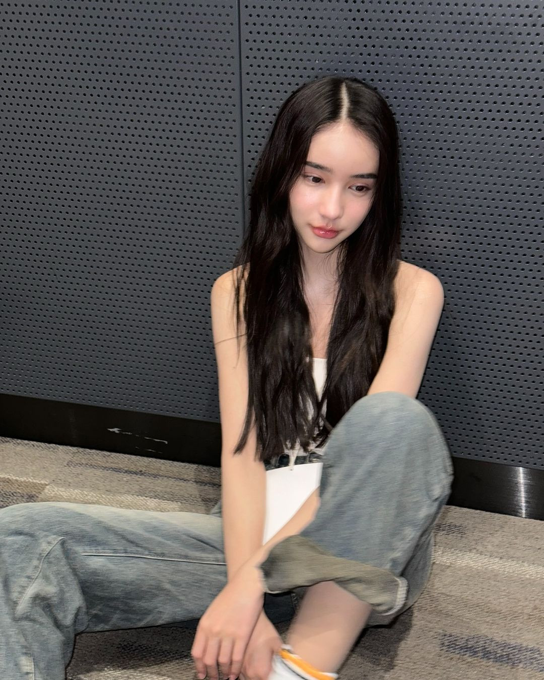 Mỹ nữ người Thái cũng có khả năng biến hóa theo nhiều phong cách khác nhau, lúc thì năng động trẻ trung, lúc lại gợi cảm quyến rũ.