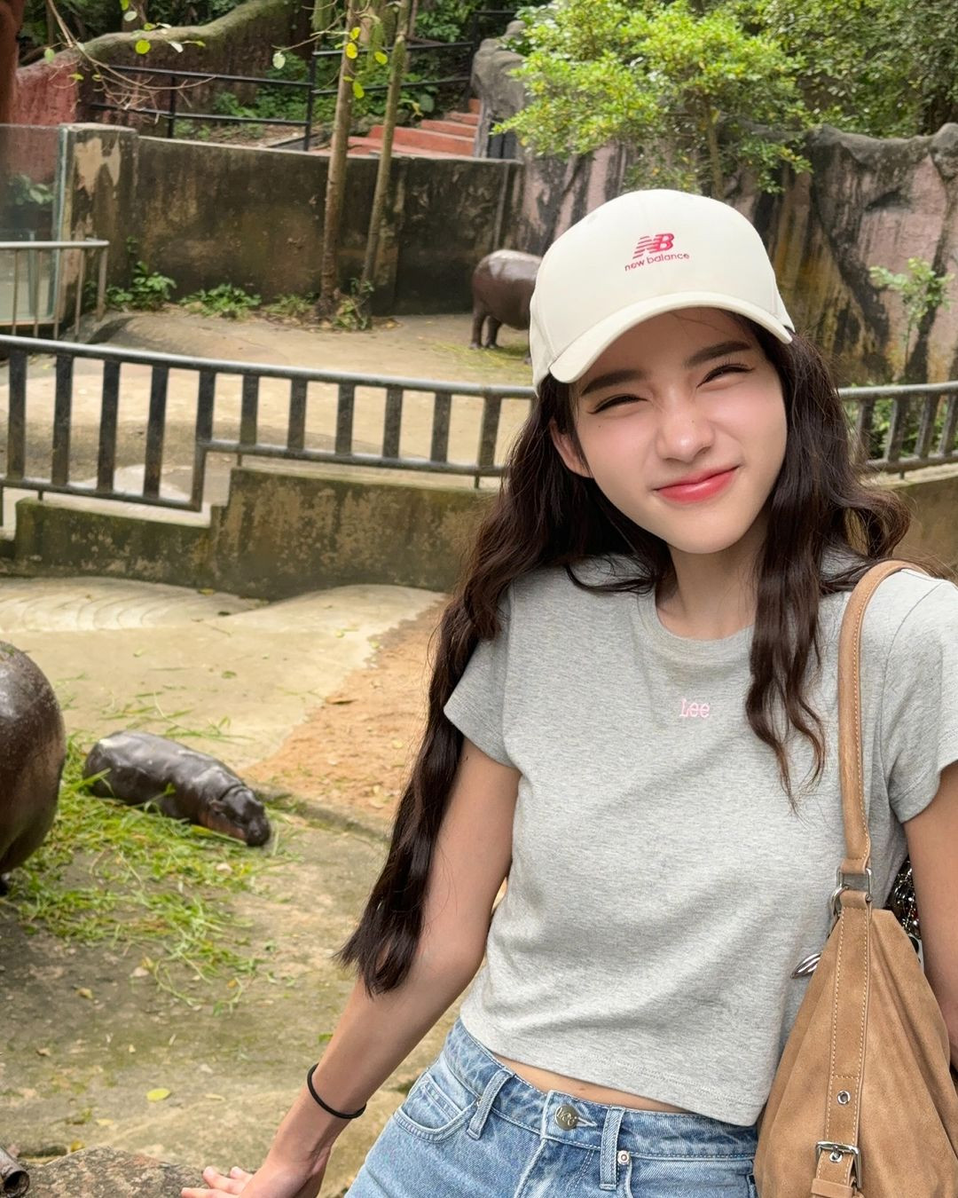 Trước khi trở thành hoa hậu chuyển giới, Yoshi từng hoạt động nghệ thuật và là hot girl trên mạng xã hội Thái Lan. Năm 2014, cô trở nên nổi tiếng nhờ thành công của series phim truyền hình Lovesick: The Series