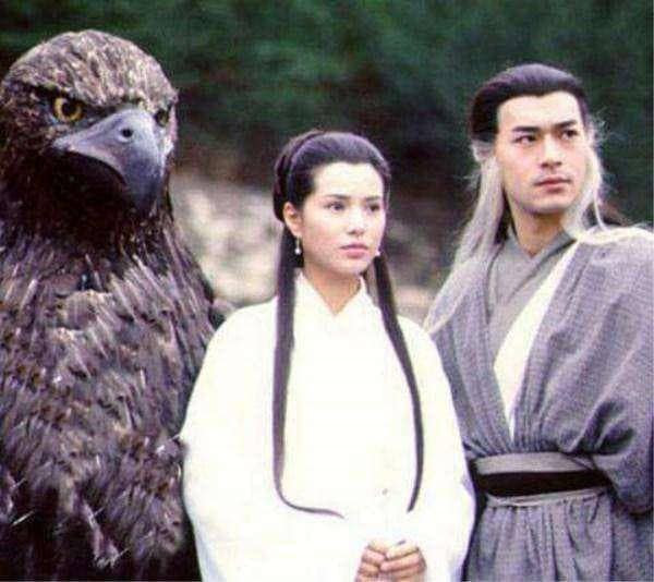 So sánh với phân cảnh huyền thoại của Thần điêu đại hiệp 1995, cũng là những nhân vật trong hình nhưng nhìn sang khí chất của nhà Hạt Nhài thì nhiều người không nhịn nổi cười.