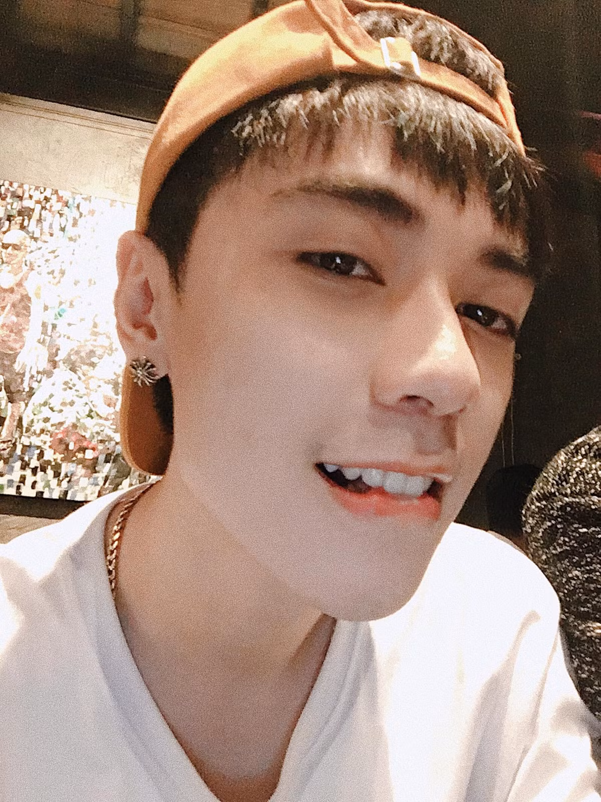 Bẵng đi 1 thời gian, anh chàng vẫn theo đuổi con đường âm nhạc của mình, có những bản nhạc kết hợp với OnlyC cũng như Lou Hoàng, tuy nhiên không thật sự gây được tiếng vang.