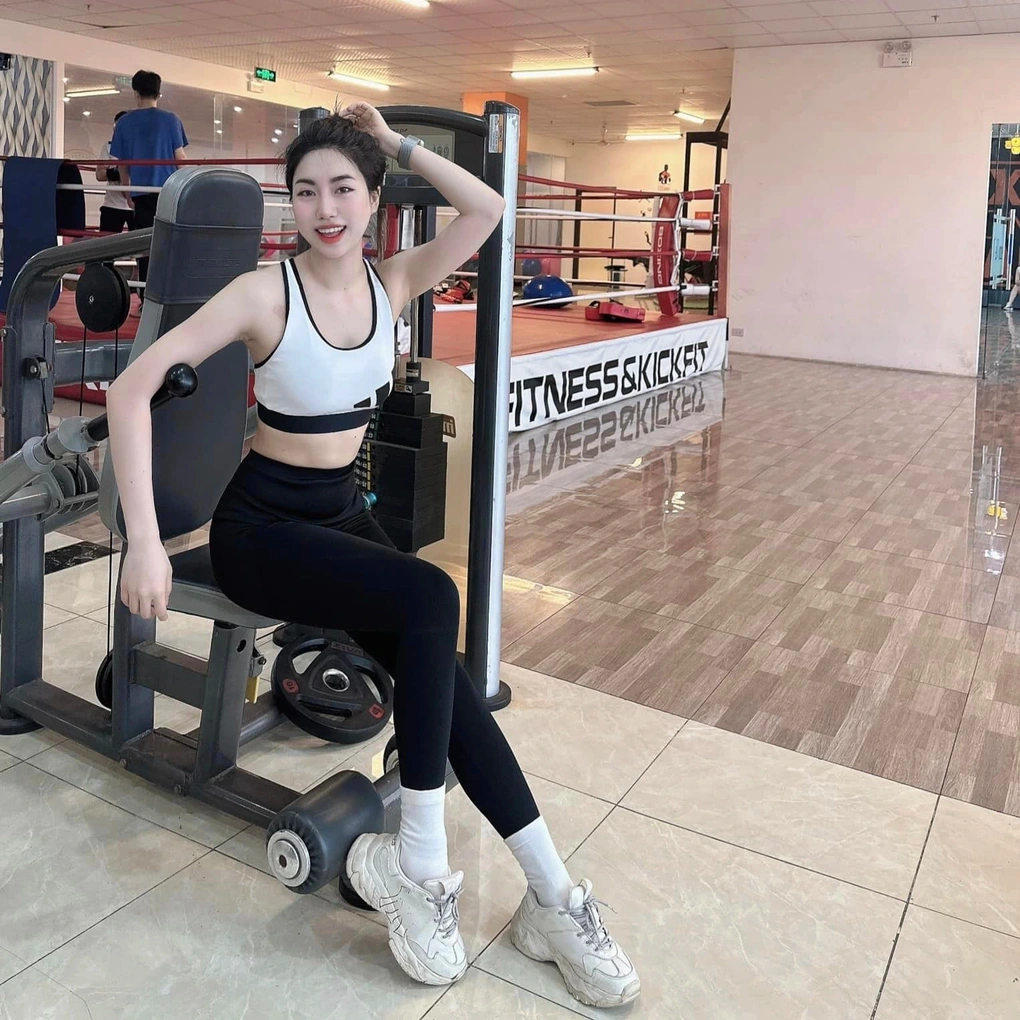 Trong nhiều hình ảnh, Văn Toàn cũng thể hiện mình là người khá chiều chuộn em gái khi thường xuyên đưa em gái đi chơi, mua sắm, tặng quà và cho tiền tiêu vặt.