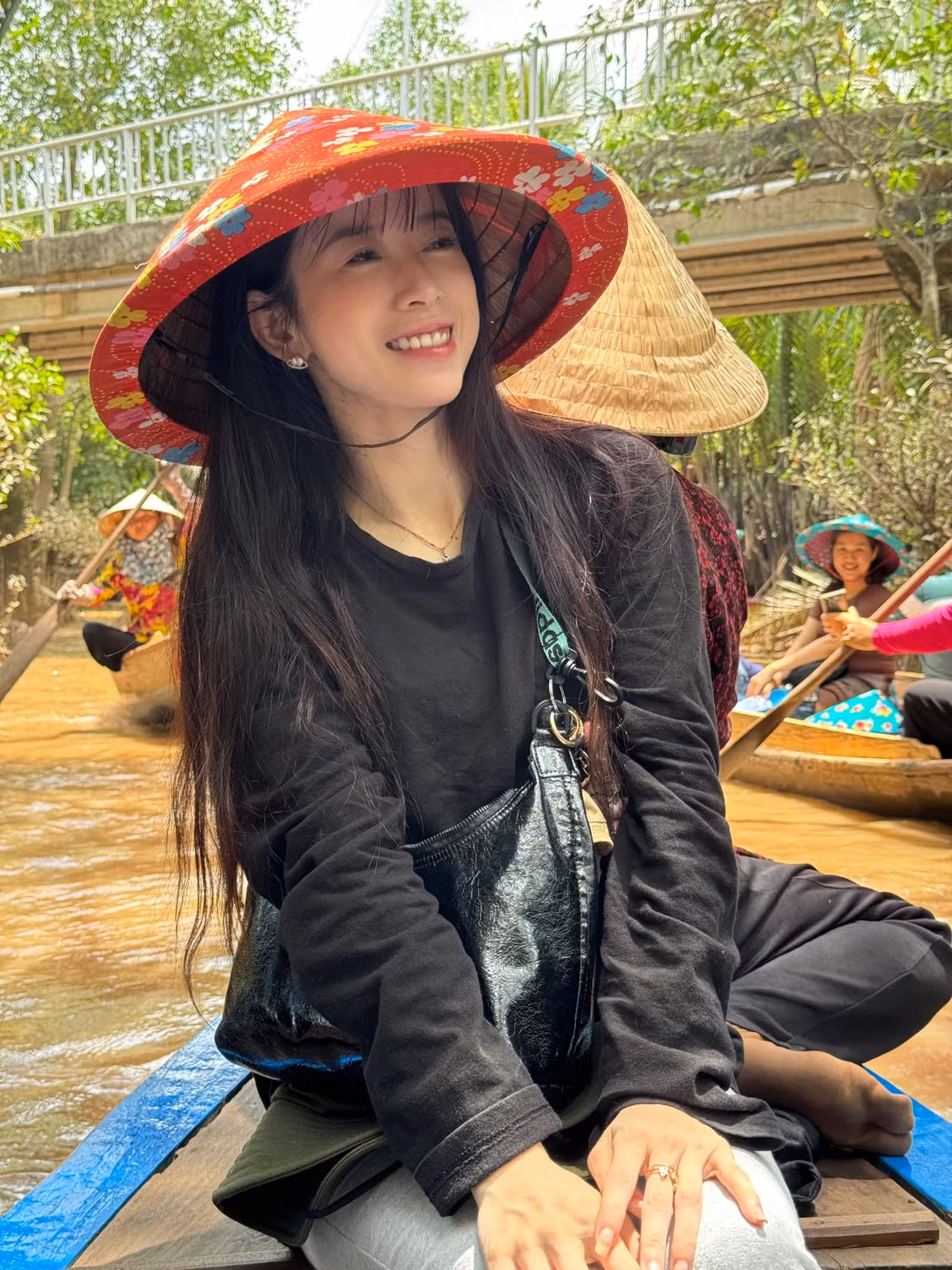 Châu Tuyết Vân sinh năm 1990, đã có 25 năm theo đuổi bộ môn Taekwondo với bảng thành tích ấn tượng gồm 8 Huy chương Vàng thế giới và 6 lần liên tiếp vô địch SEA Game. (Ảnh: FBNV)