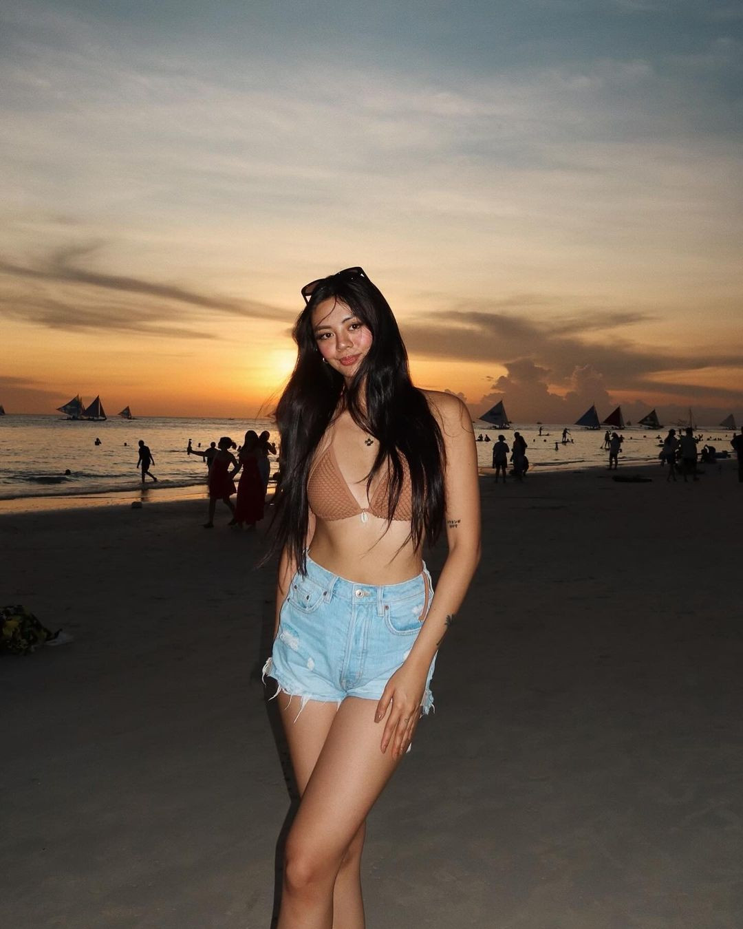 Nữ người mẫu ngoại cỡ là gương mặt KOL được nhiều nhãn hàng mời làm đại sứ thương hiệu, chụp hình quảng cáo nhờ sức ảnh hưởng của mình trên mạng xã hội.