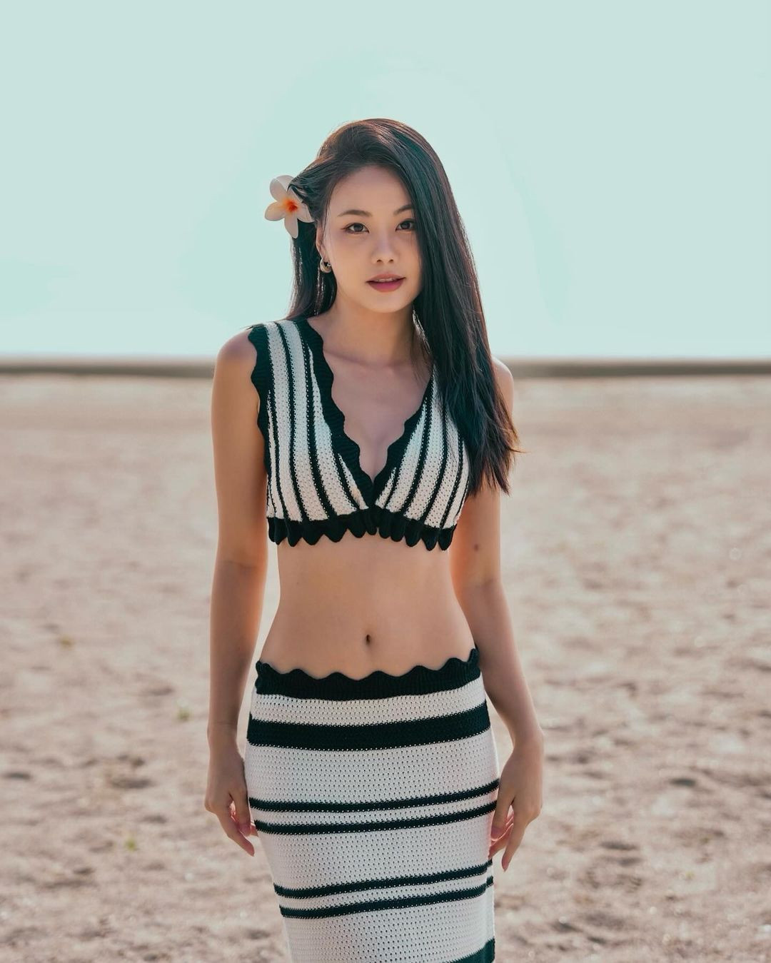 Những trang phục được cô nàng diện đều được nhiều cô nàng săn lùng, tìm mua.