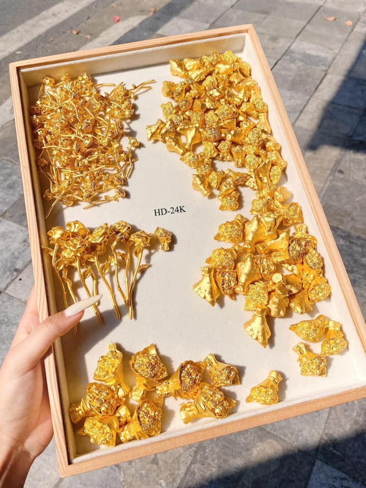 Một chủ shop chia sẻ về hình ảnh các mặt hàng của shop mình được chị em vô cùng ưa thích.