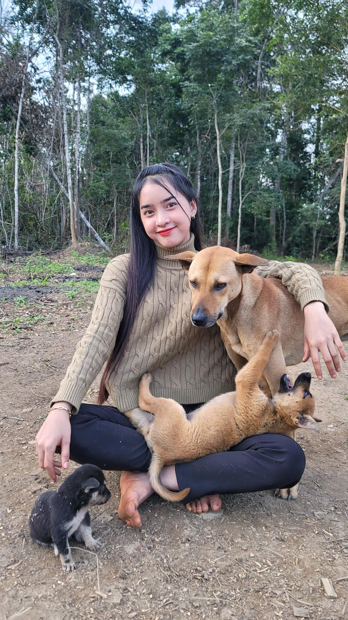 Kênh Tiktok của cô nàng phát triển nhanh chóng, nhận về lượng lớn những người yêu mến. Không ít người cũng từng ngỏ ý muốn giúp đỡ Yona để cô cùng gia đình có cuộc sống tốt hơn.