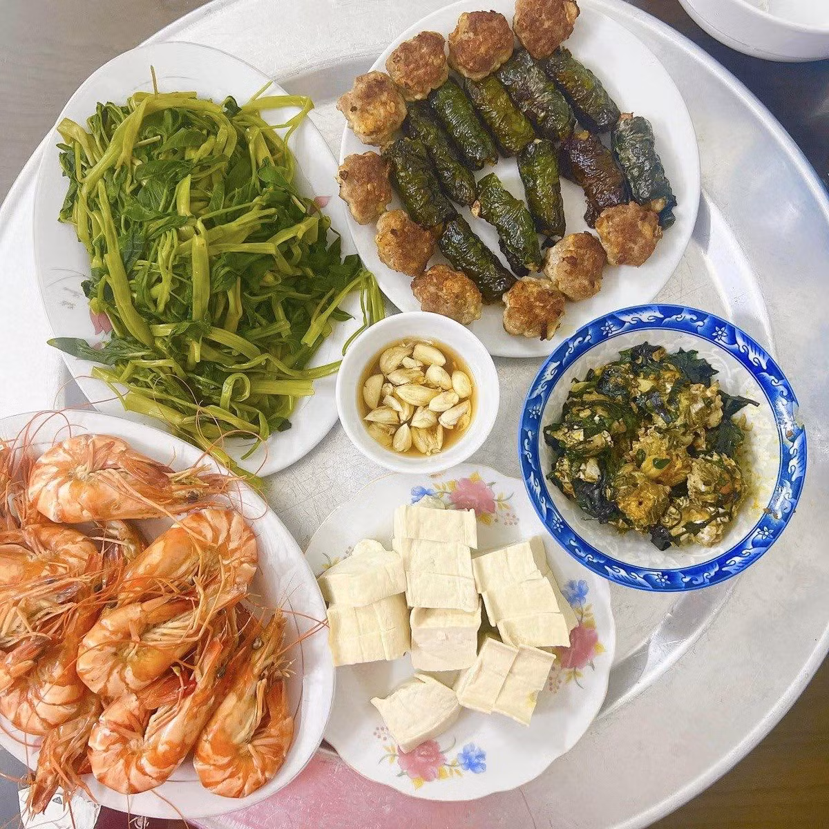 Các món ăn cũng được chế biến trông cực kỳ bắt mắt. (Ảnh: FBNV)