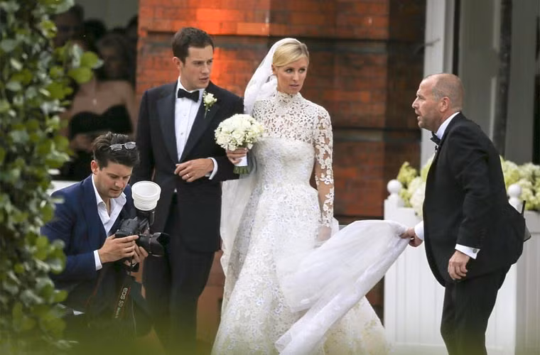 Đám cưới của Nicky Hilton, em gái Paris Hilton và chú rể James Rothschild diễn ra vô cùng hoành tráng hôm 10/7 tại lâu đài Kensington, Anh quốc.