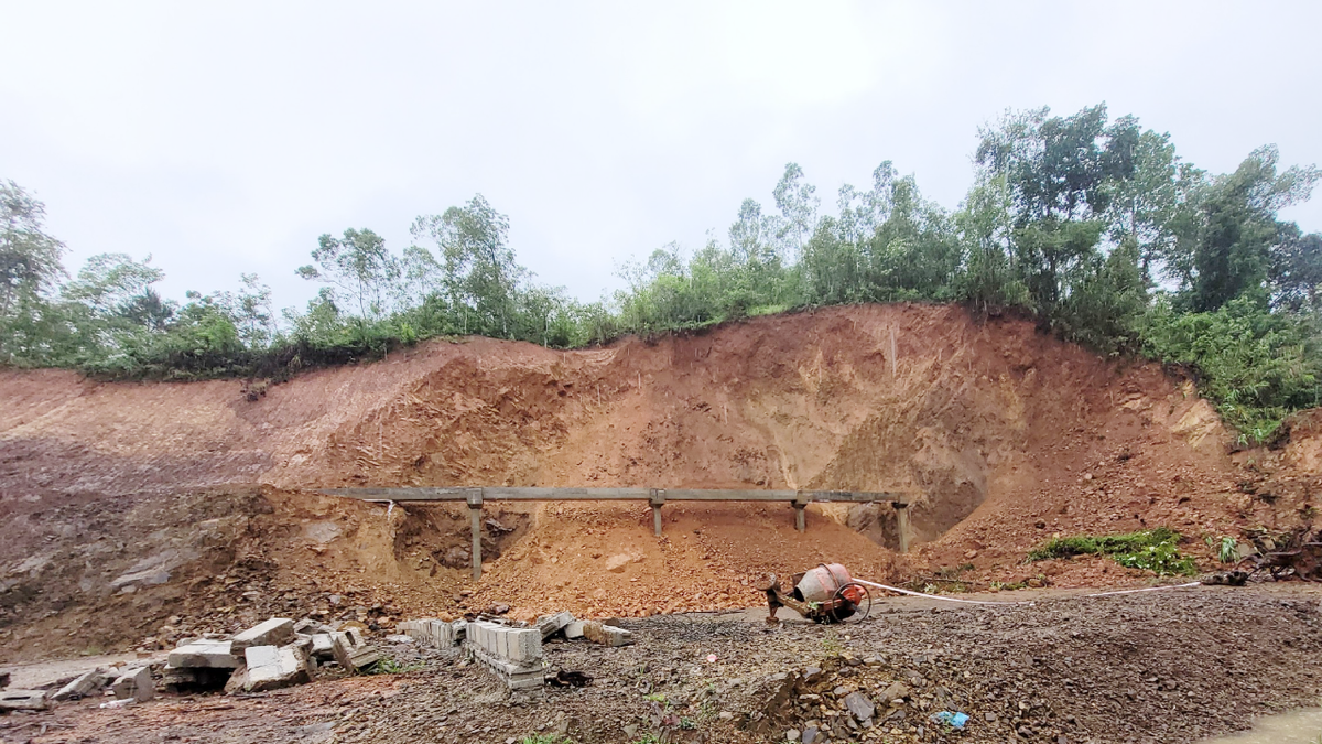 Lạng Sơn: Sập mương thủy lợi, Thường trực HĐND huyện Văn Lãng yêu cầu làm rõ trách nhiệm - Hình 3 Lang Son: Sap muong thuy loi, Thuong truc HDND huyen Van Lang yeu cau lam ro trach nhiem-Hinh-3