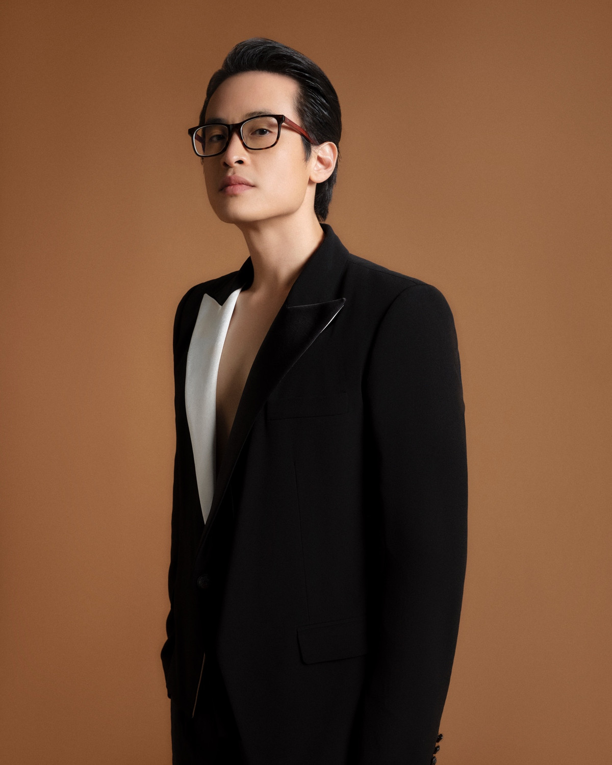 Diem mat 7 “hitmakers” Viet cung Charlie Puth “khuay dao” san khau 8Wonder